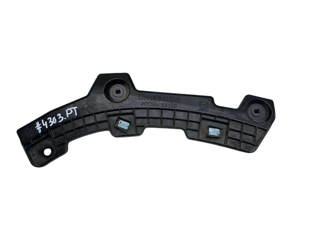 Mazda MX-30 Bumper support bracket on wing — rear right Bumper support bracket on wing — rear right — M...