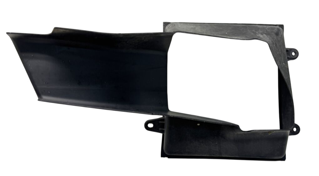 Maserati Quattroporte Air duct front right Air duct front right — MASERATI QUATTROPORTE VI...