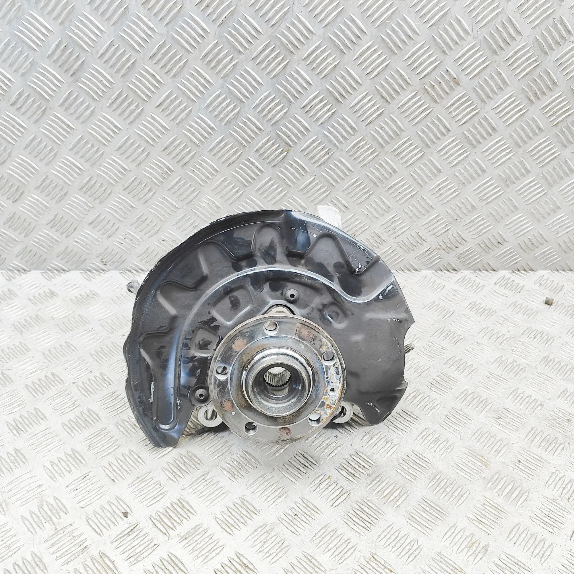 Skoda Octavia Front Left Wheel Hub Front Left Wheel Hub — SKODA OCTAVIA (IV Combi ...
