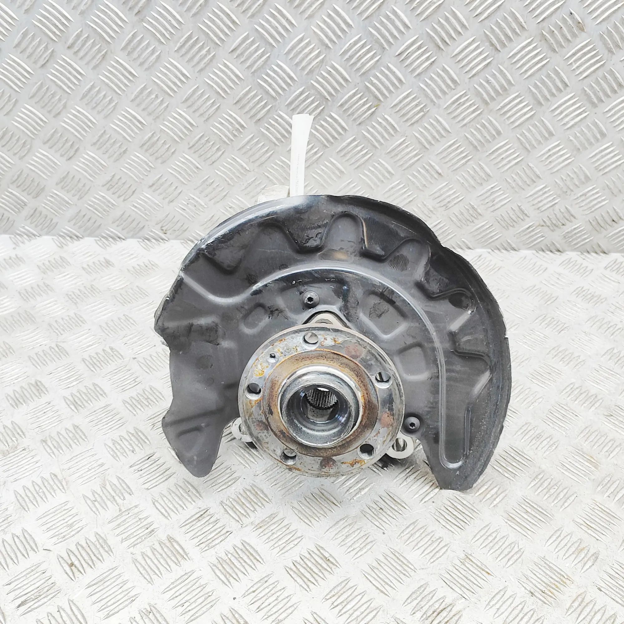 Skoda Octavia Front Right Wheel Hub Front Right Wheel Hub — SKODA OCTAVIA (IV Combi...