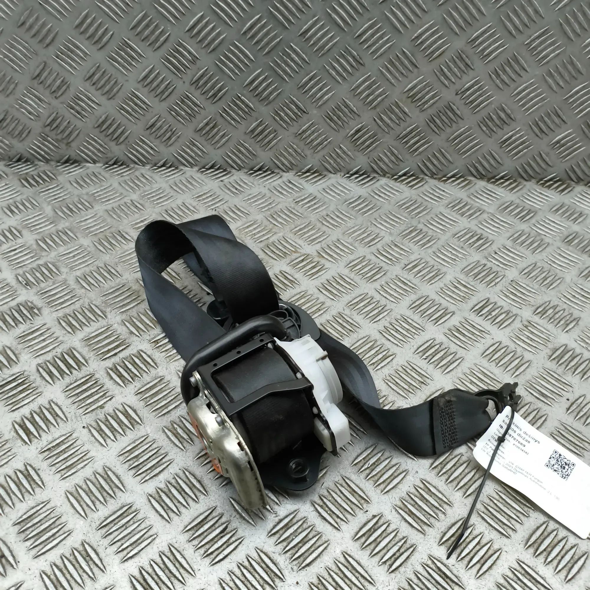 Volkswagen Crafter Front Right Seatbelt Front Right Seatbelt — VW CRAFTER (Van SY_) (20...