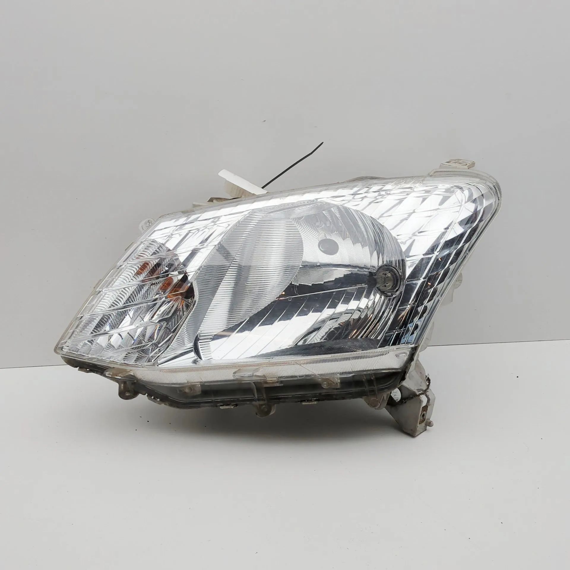 Isuzu D-Max Front Left Headlight Front Left Headlight — ISUZU D-MAX (II TFR, TFS...