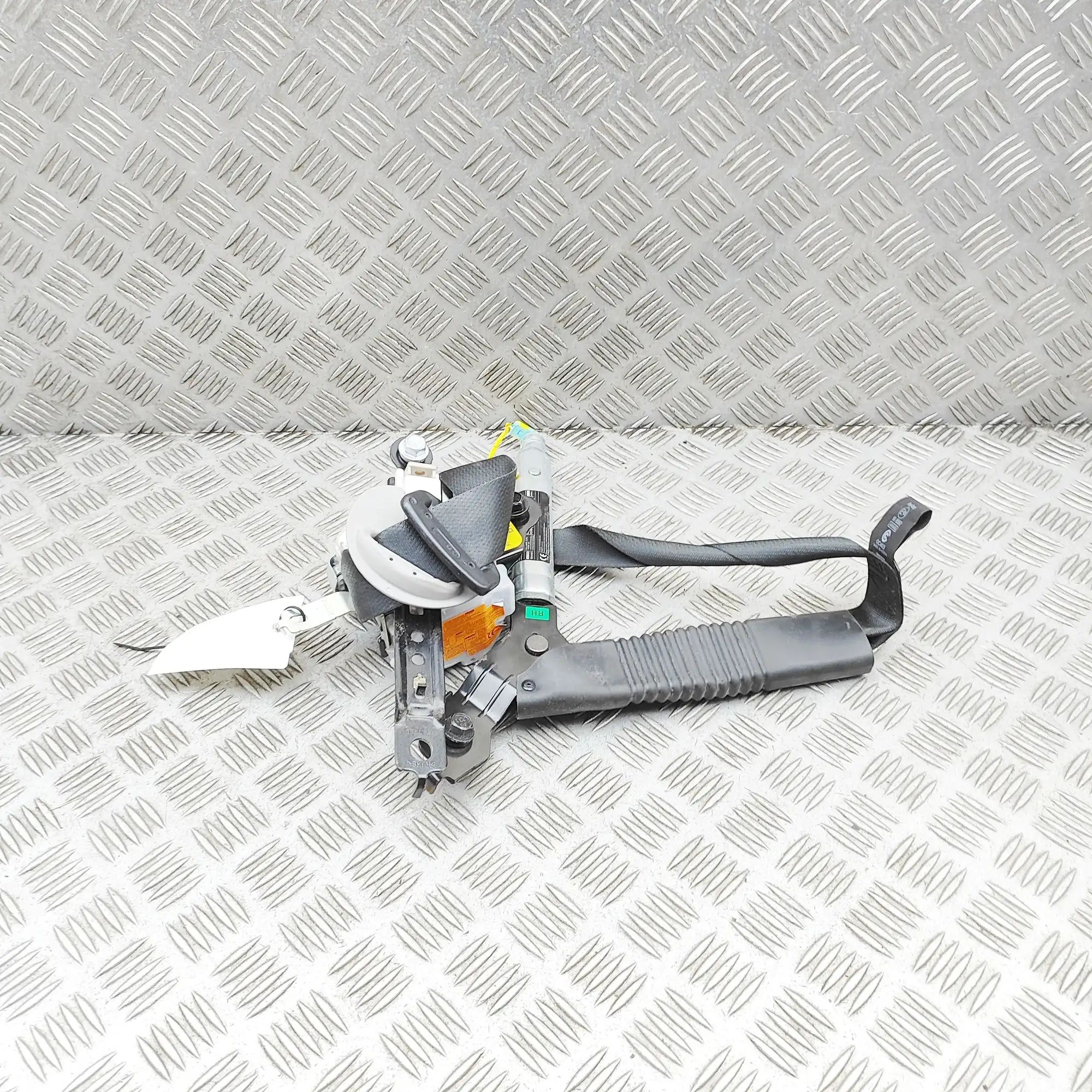 Hyundai Santa Fe Front Right Seatbelt Front Right Seatbelt — HYUNDAI SANTA (FÉ III DM...