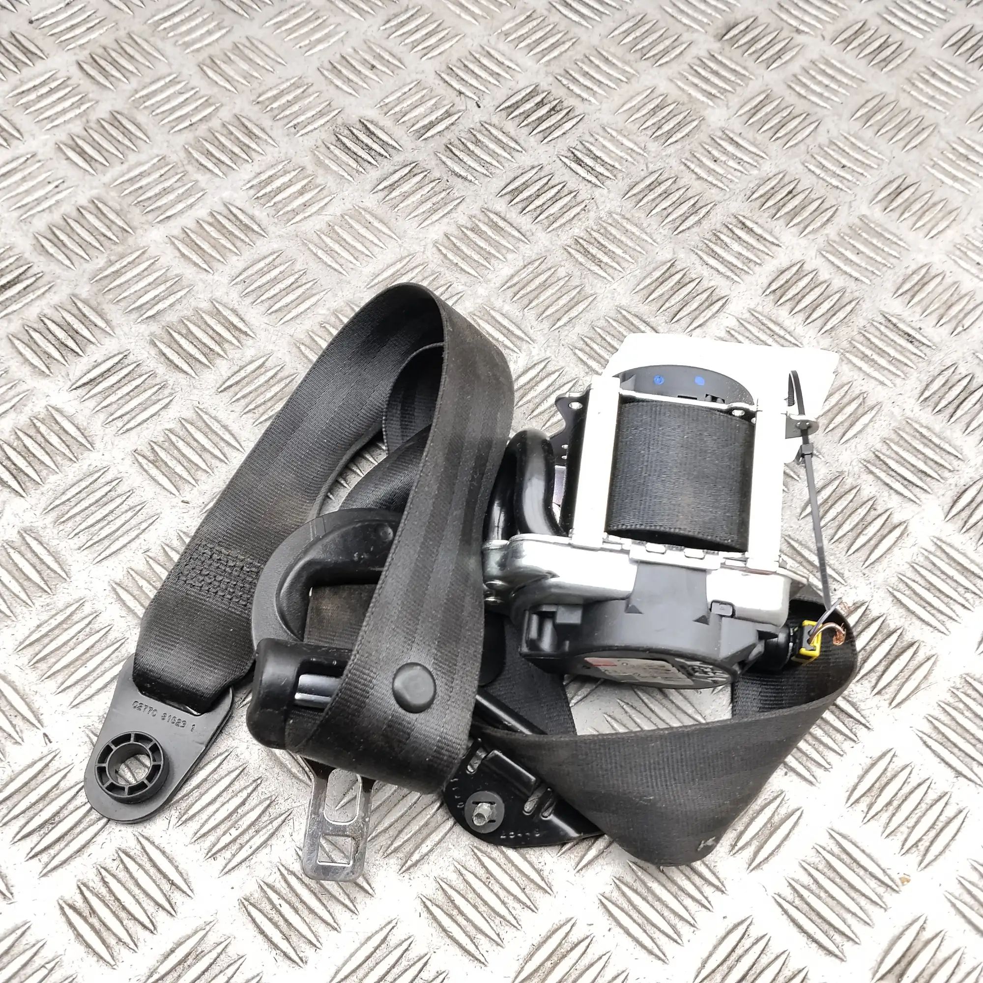 Land Rover Range Rover Sport (L494) Front Left Seatbelt Front Left Seatbelt — LAND ROVER RANGE ROVER SP...