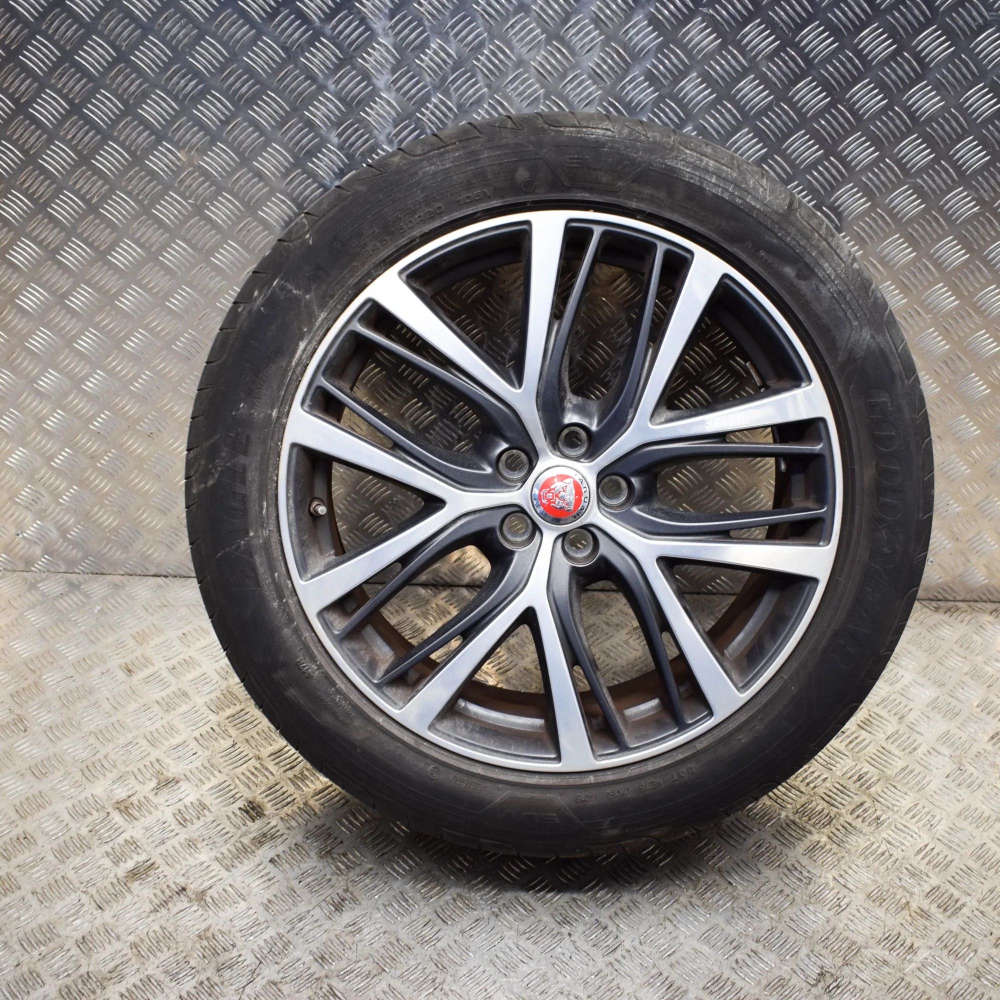Jaguar I-Pace Alloy Wheel Alloy wheel — JAGUAR I-PACE (X590) (2018-...) —...