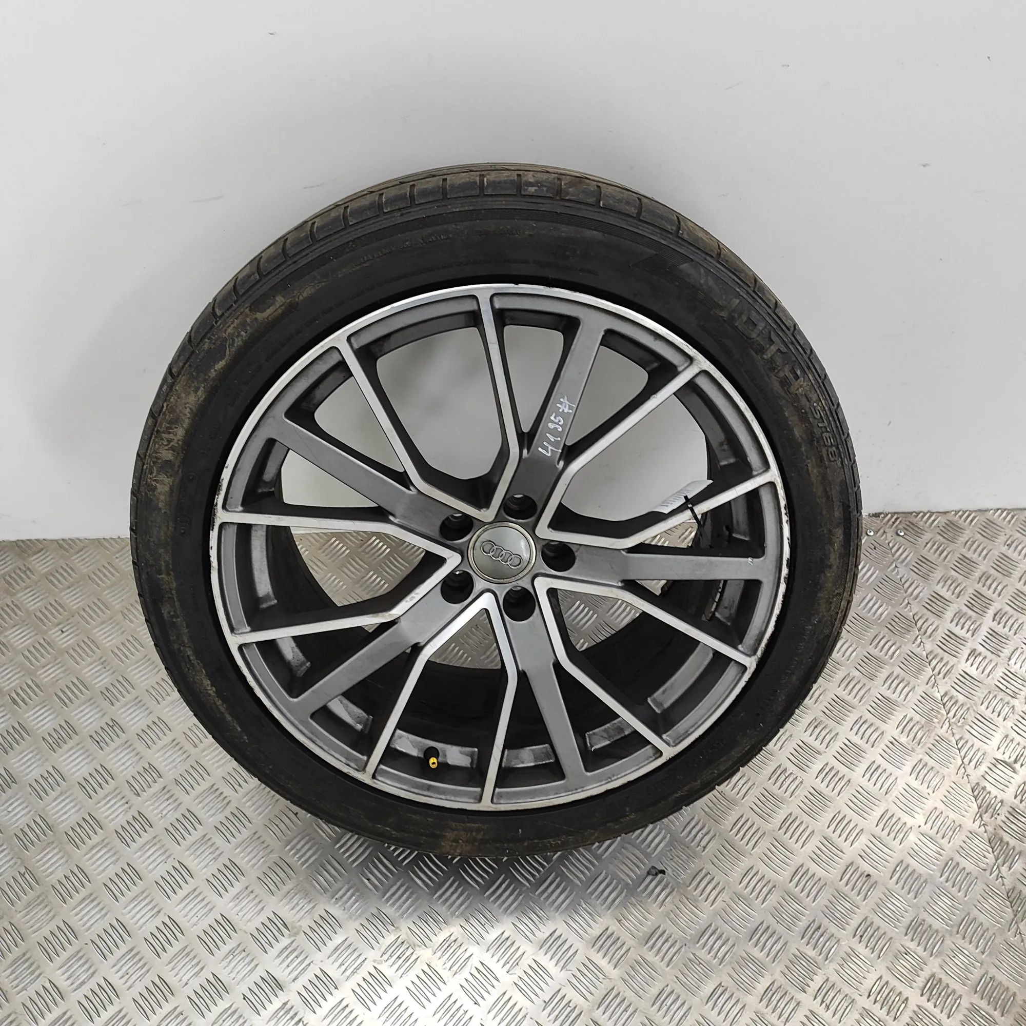 Audi Q5 (8R) Alloy Wheel Alloy wheel — AUDI Q5 (8R) (2008-2017) — Afterm...