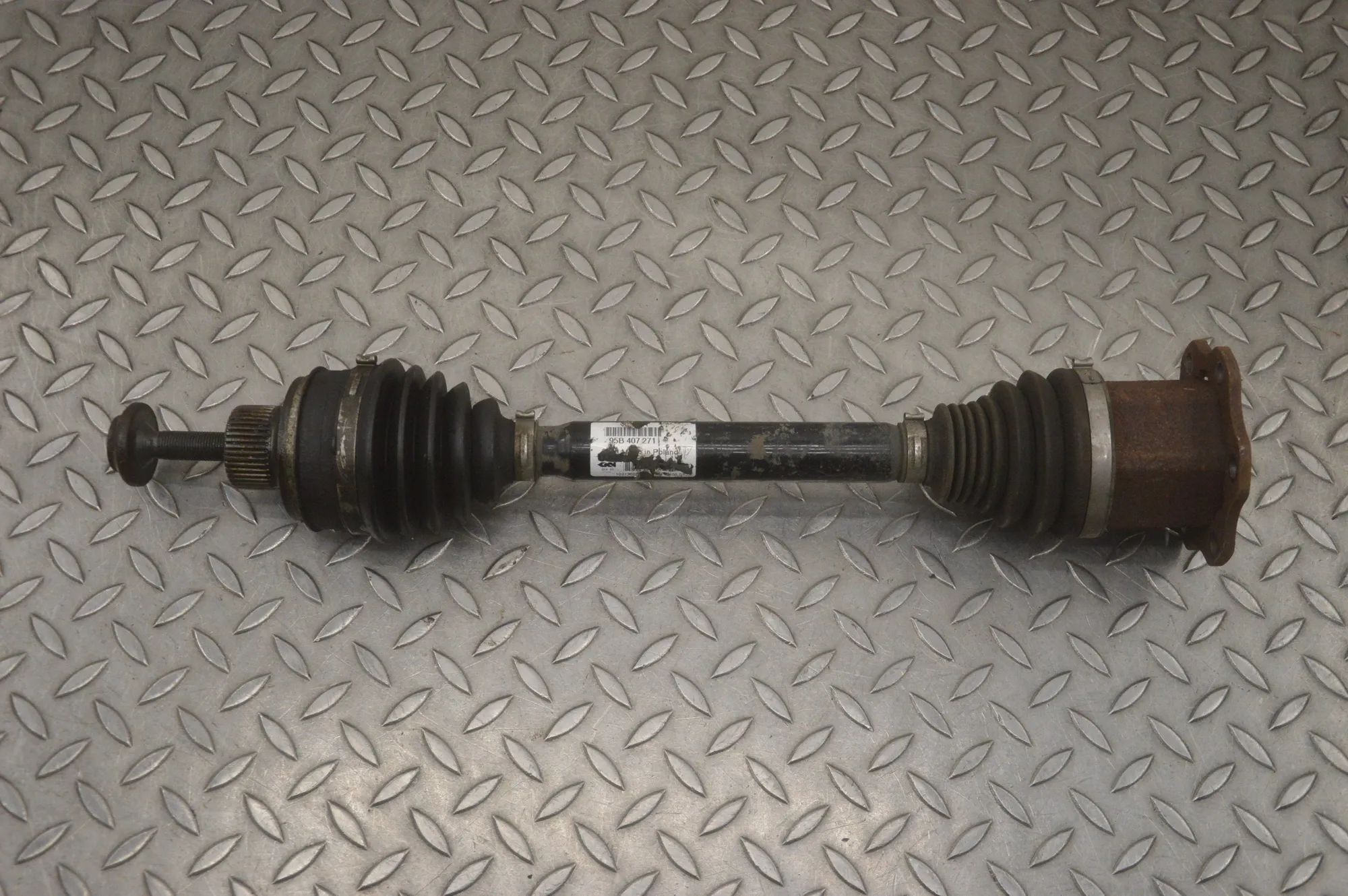 Porsche Macan Front Left Driveshaft Front Left Driveshaft — PORSCHE MACAN (95B) (20...