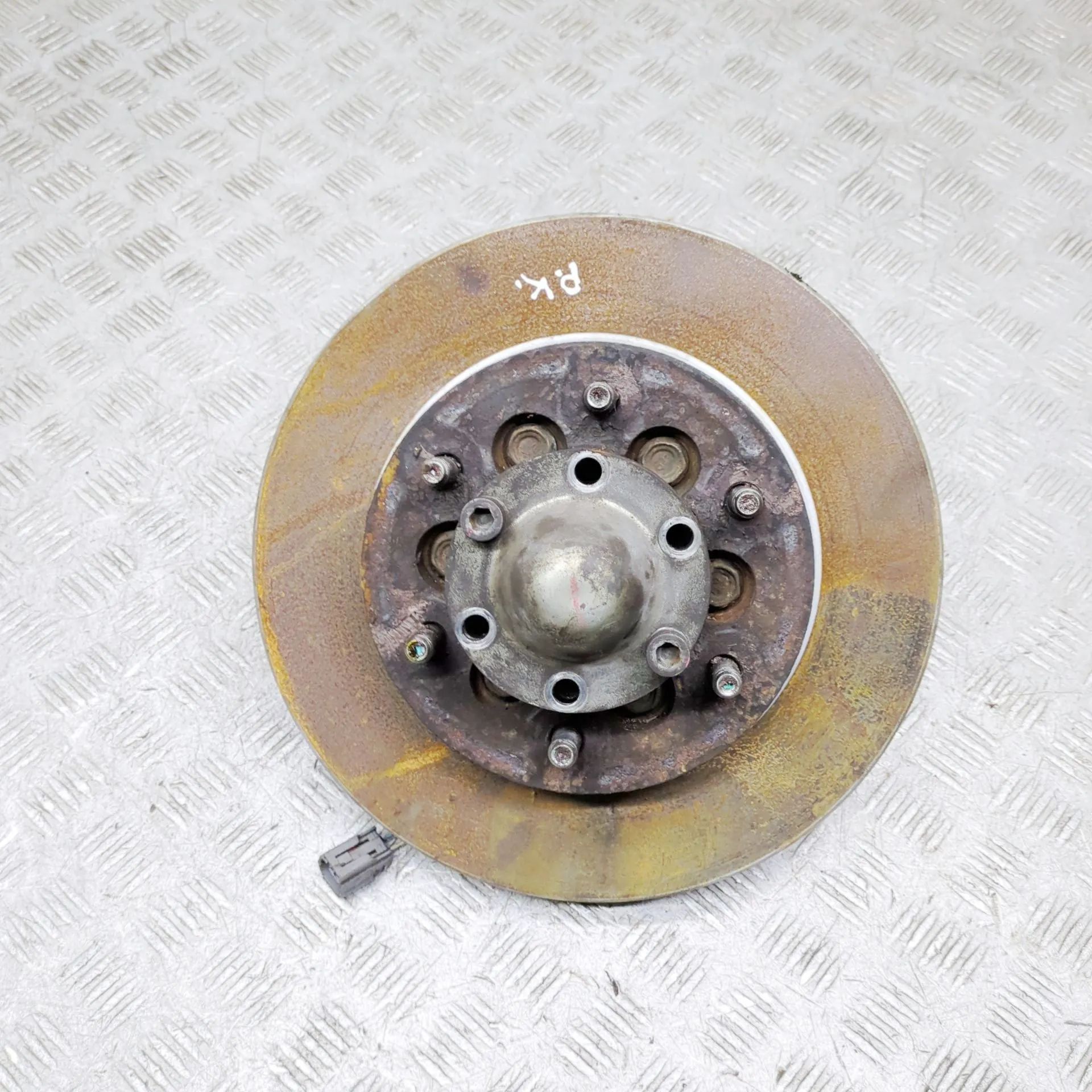 Isuzu D-Max Front Left Wheel Hub Front Left Wheel Hub — ISUZU D-MAX (II TFR, TFS...