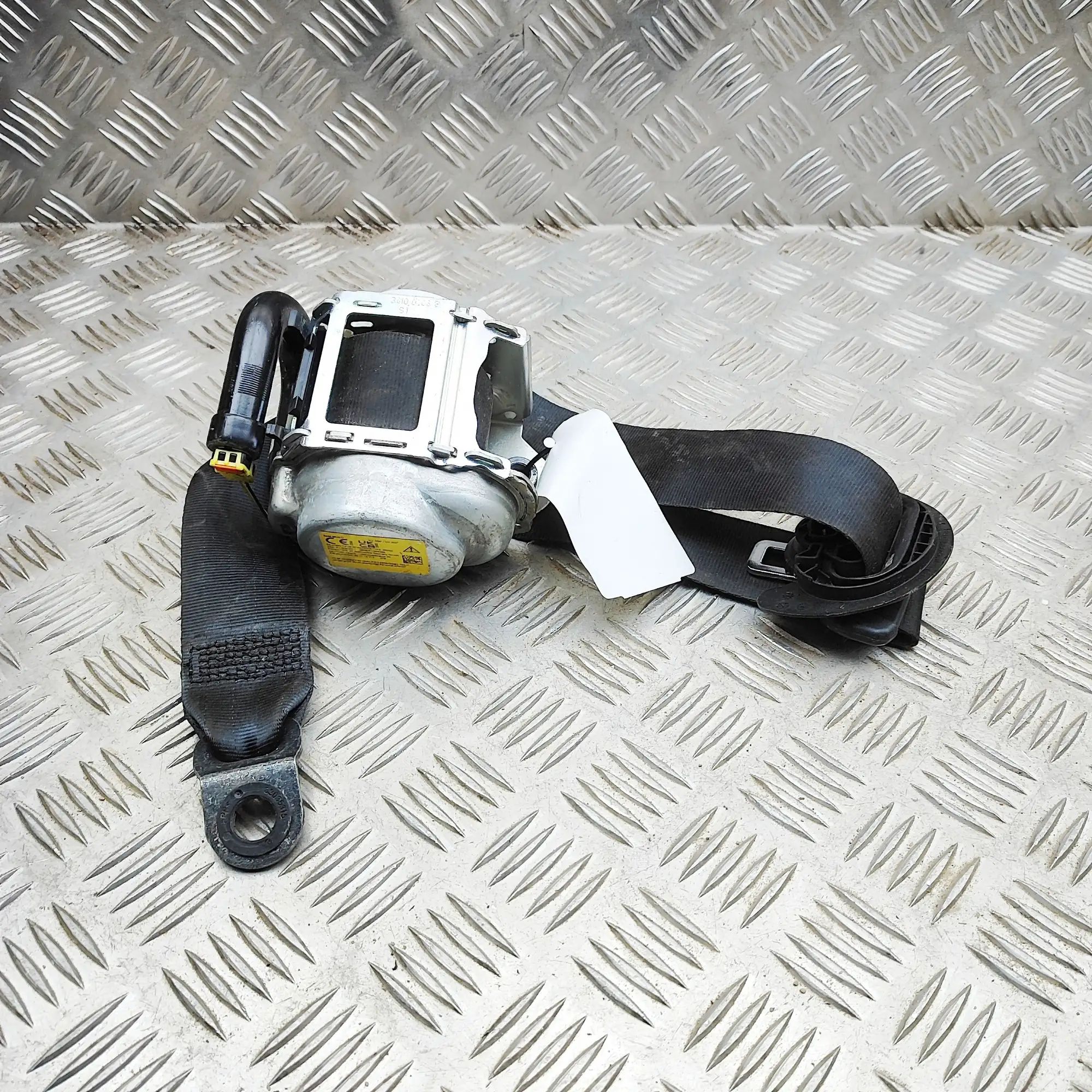 Skoda Octavia Front Left Seatbelt Front Left Seatbelt — SKODA OCTAVIA (IV Combi N...