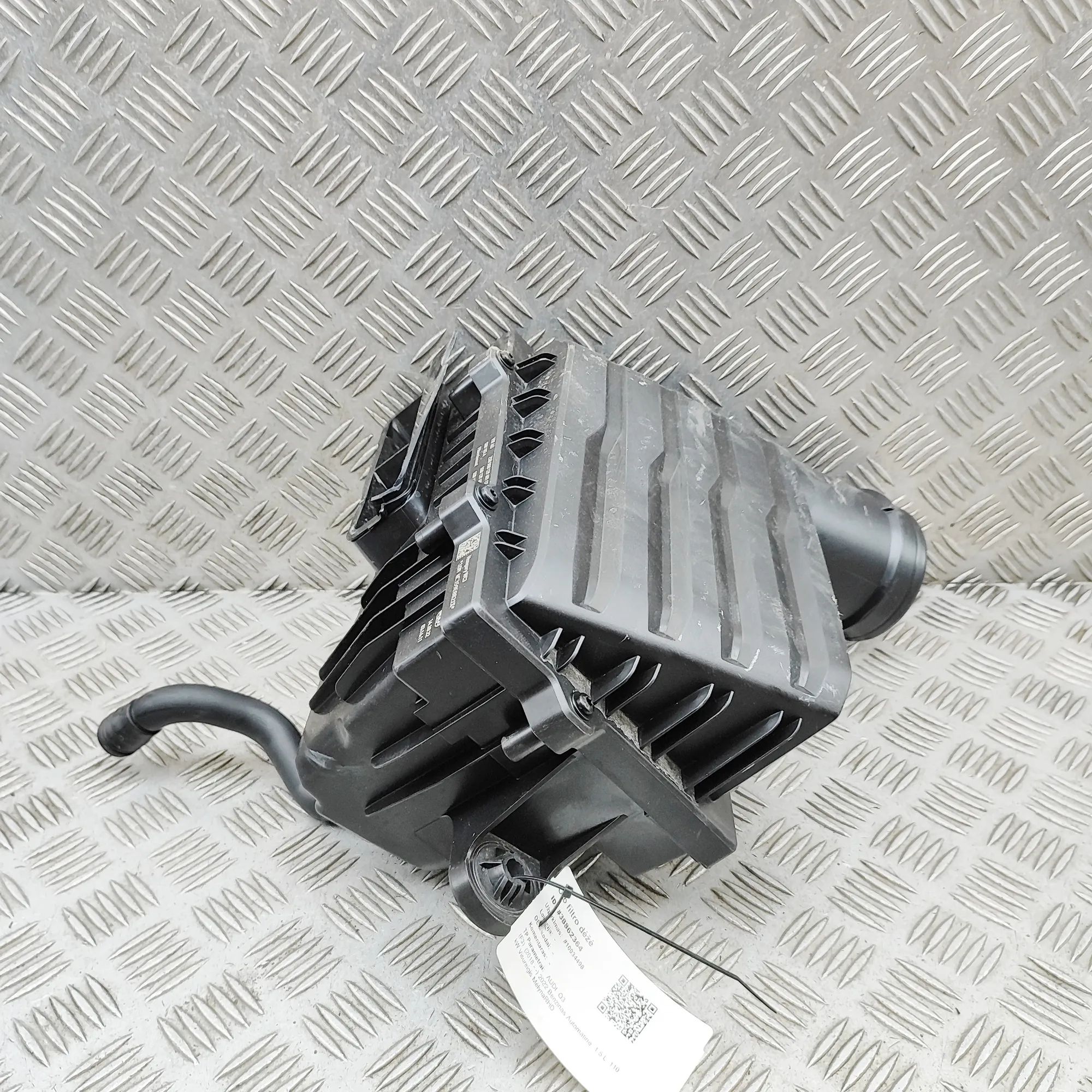 Audi Q3 (F3) Air filter box  Air Filter Box — AUDI Q3 (F3) (2018-...) — 5Q01...