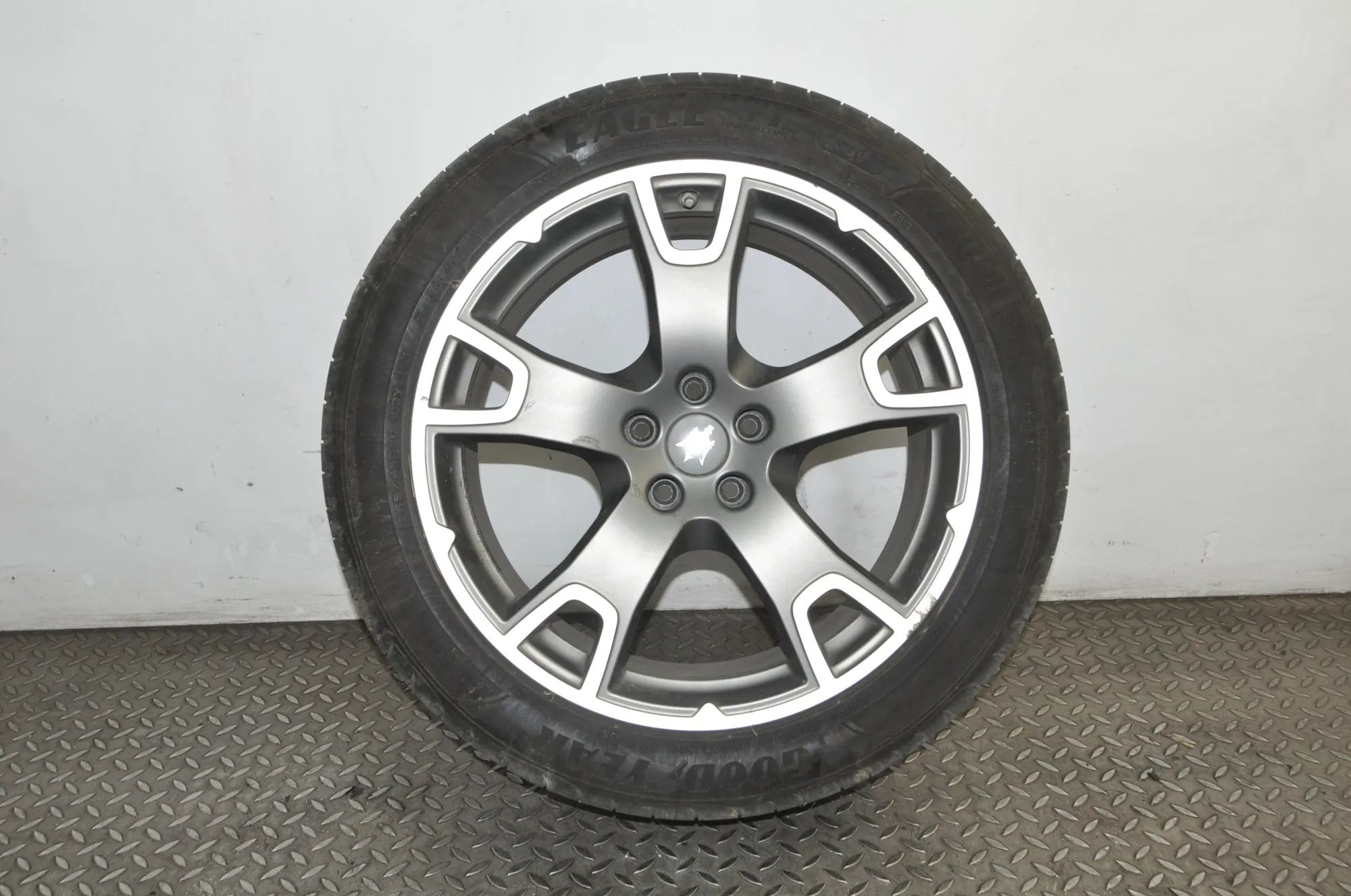 Maserati Levante Alloy Wheel Alloy wheel — MASERATI LEVANTE (SUV M161) (2016...