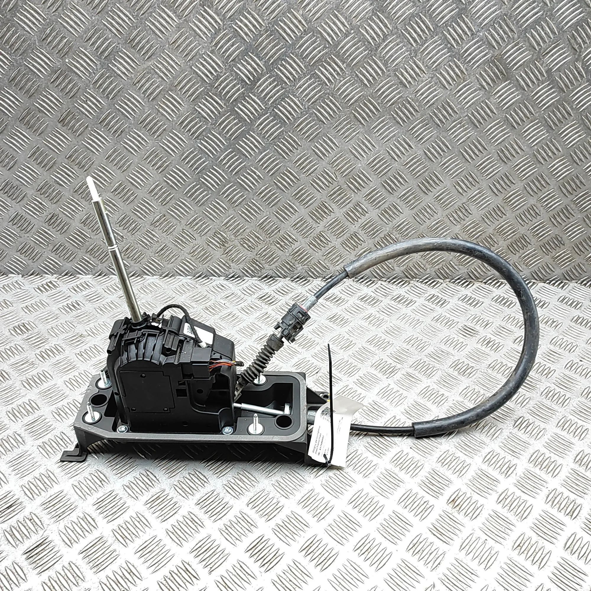 Audi Q3 (F3) Gear Shifting Mechanism Gear Shifting Mechanism — AUDI Q3 (Sportback F3...