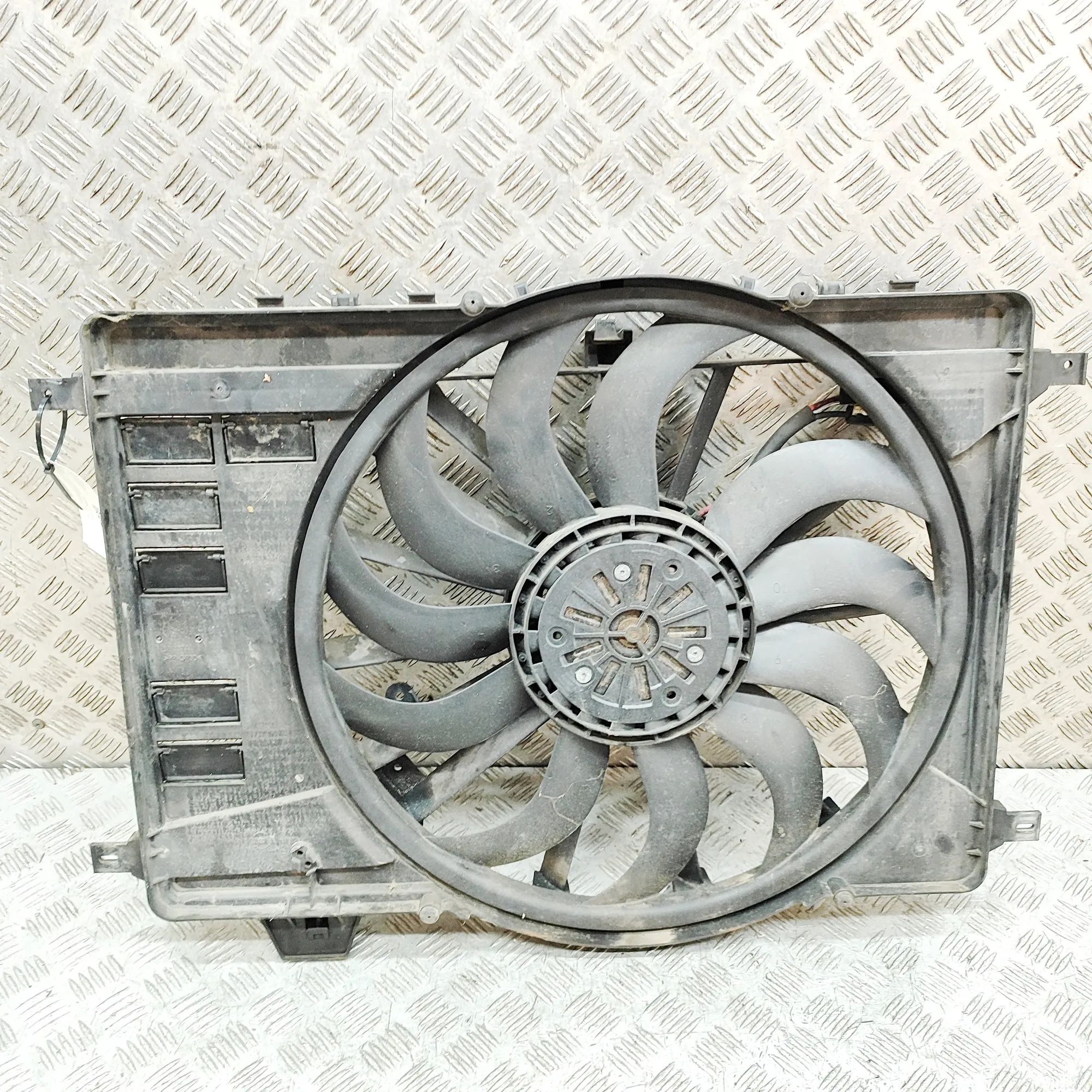 Land Rover Range Rover Evoque Engine Cooling Fan Shroud Engine Cooling Fan Shroud — LAND ROVER RANGE RO...