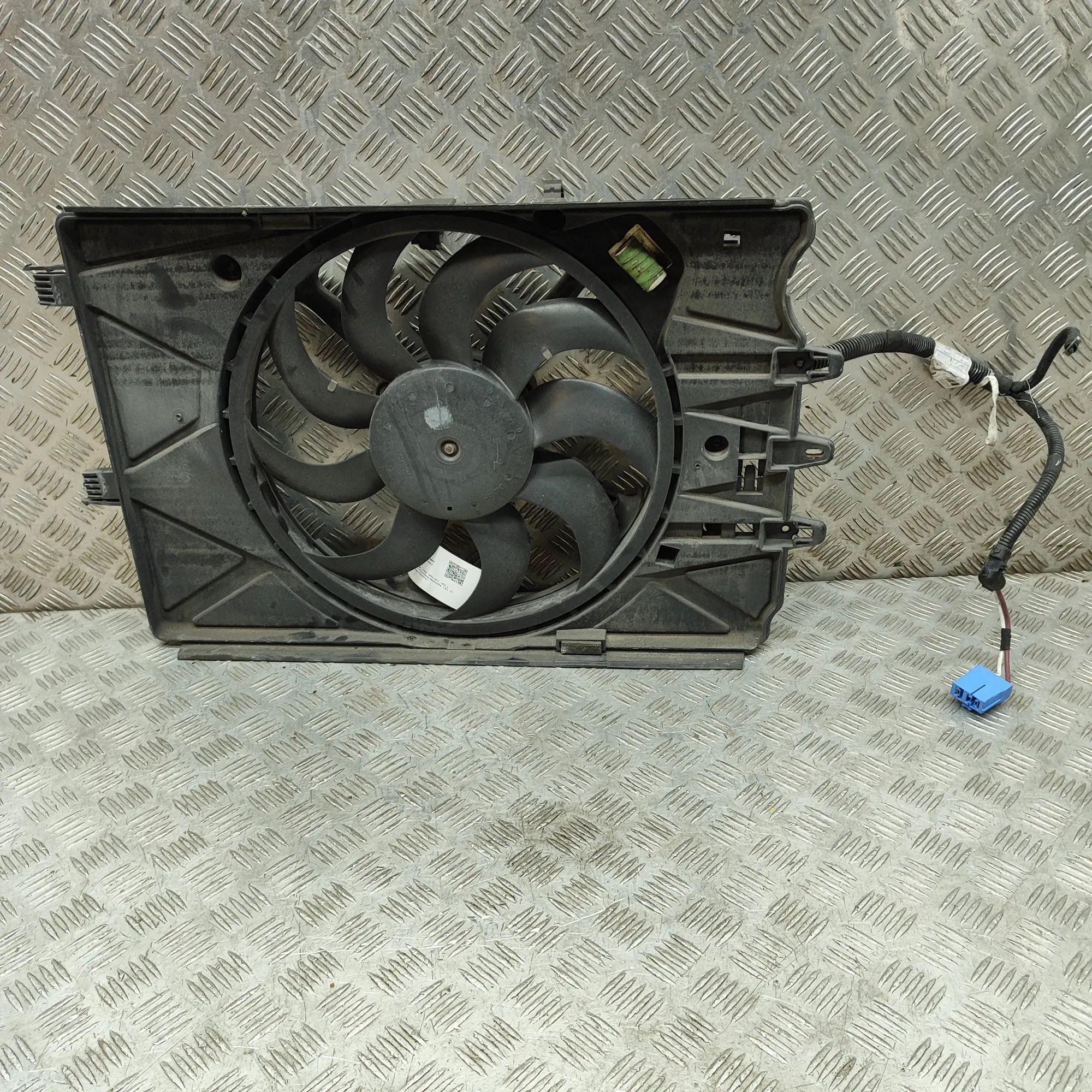 Fiat 500L (351, 352) Engine Cooling Fan Shroud Engine Cooling Fan Shroud — FIAT 500L (351_, 35...