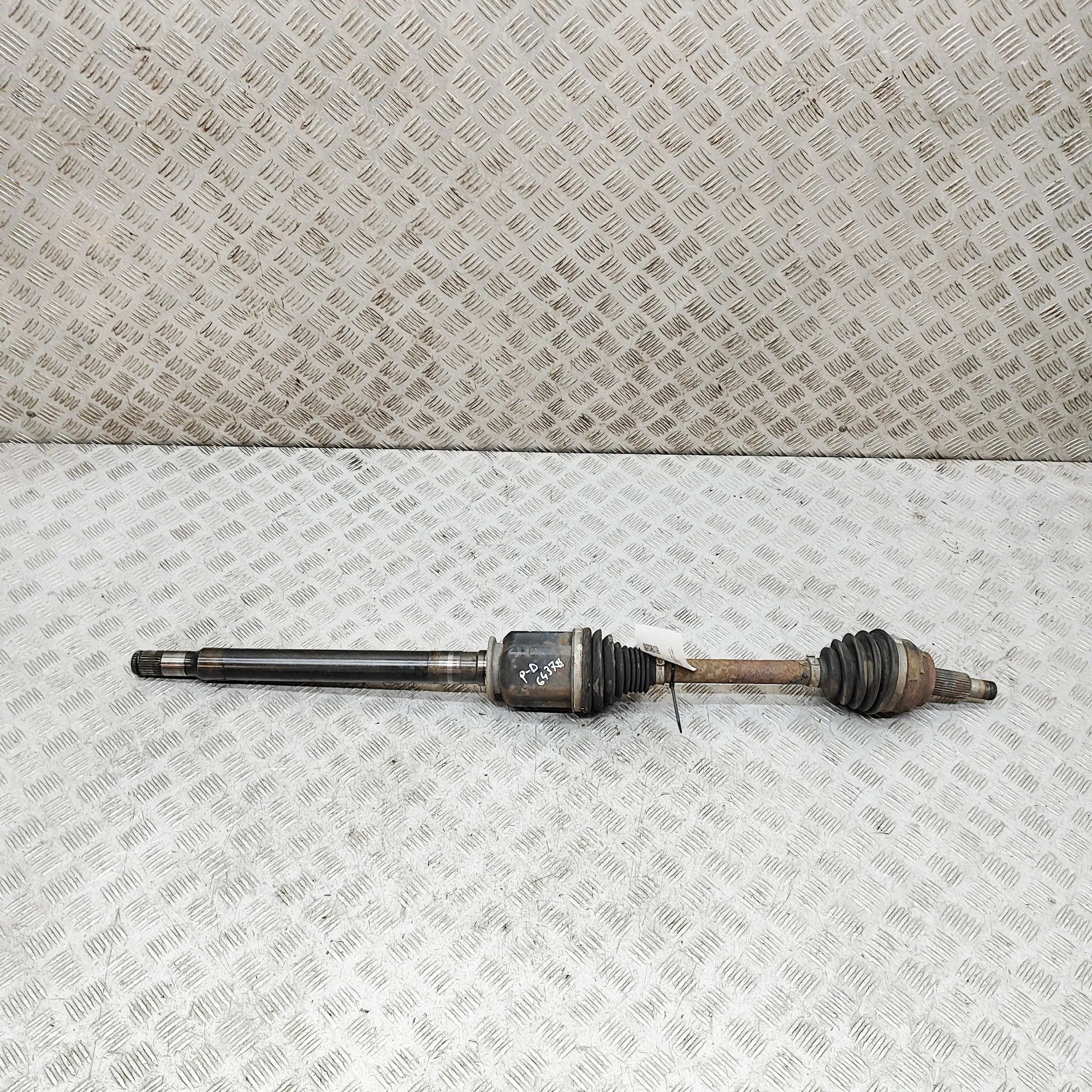 Land Rover Range Rover Sport (L494) Front Right Driveshaft Front Right Driveshaft — LAND ROVER RANGE ROVER...