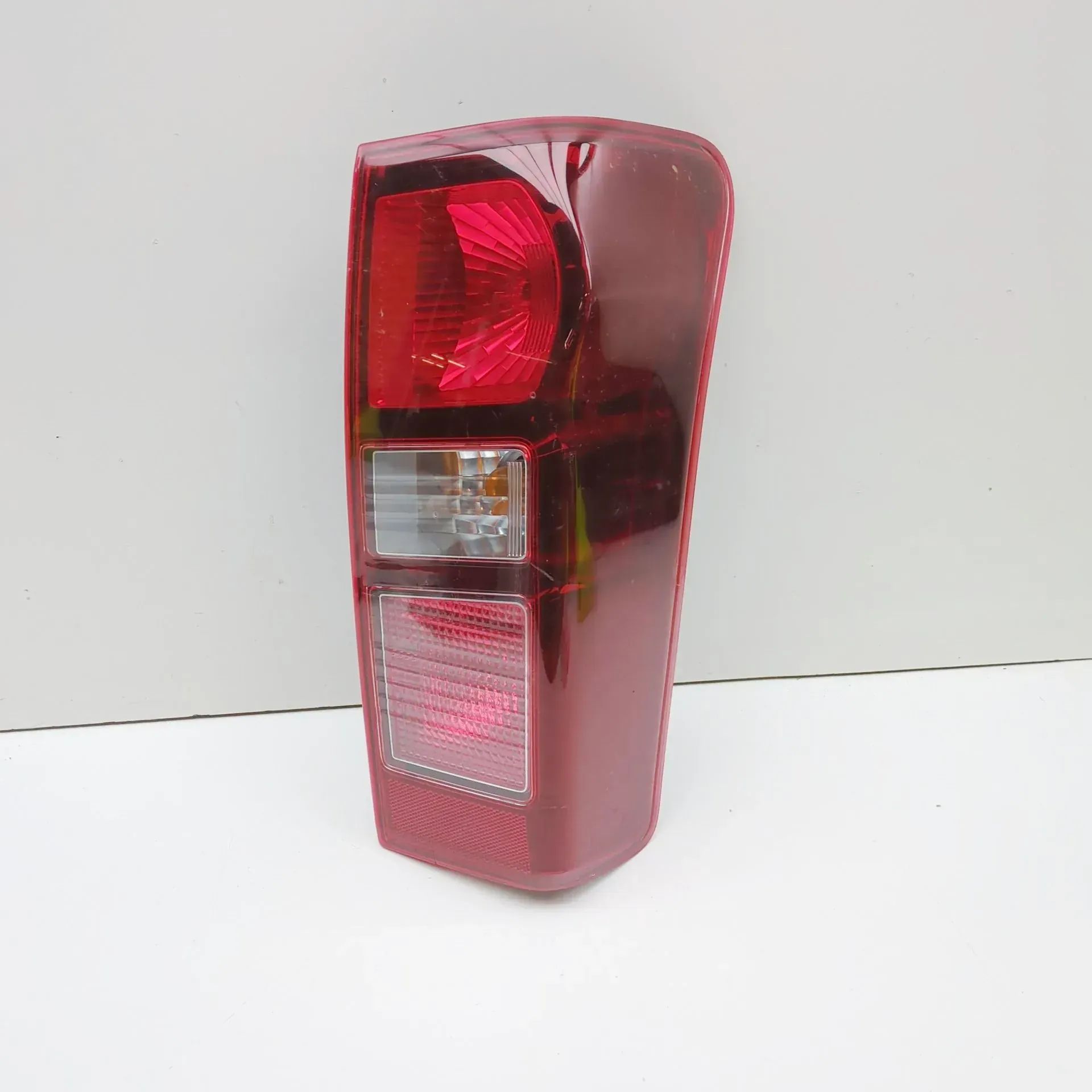 Isuzu D-Max Rear Right Tail Light Rear Right Tail Light — ISUZU D-MAX (II TFR, TF...