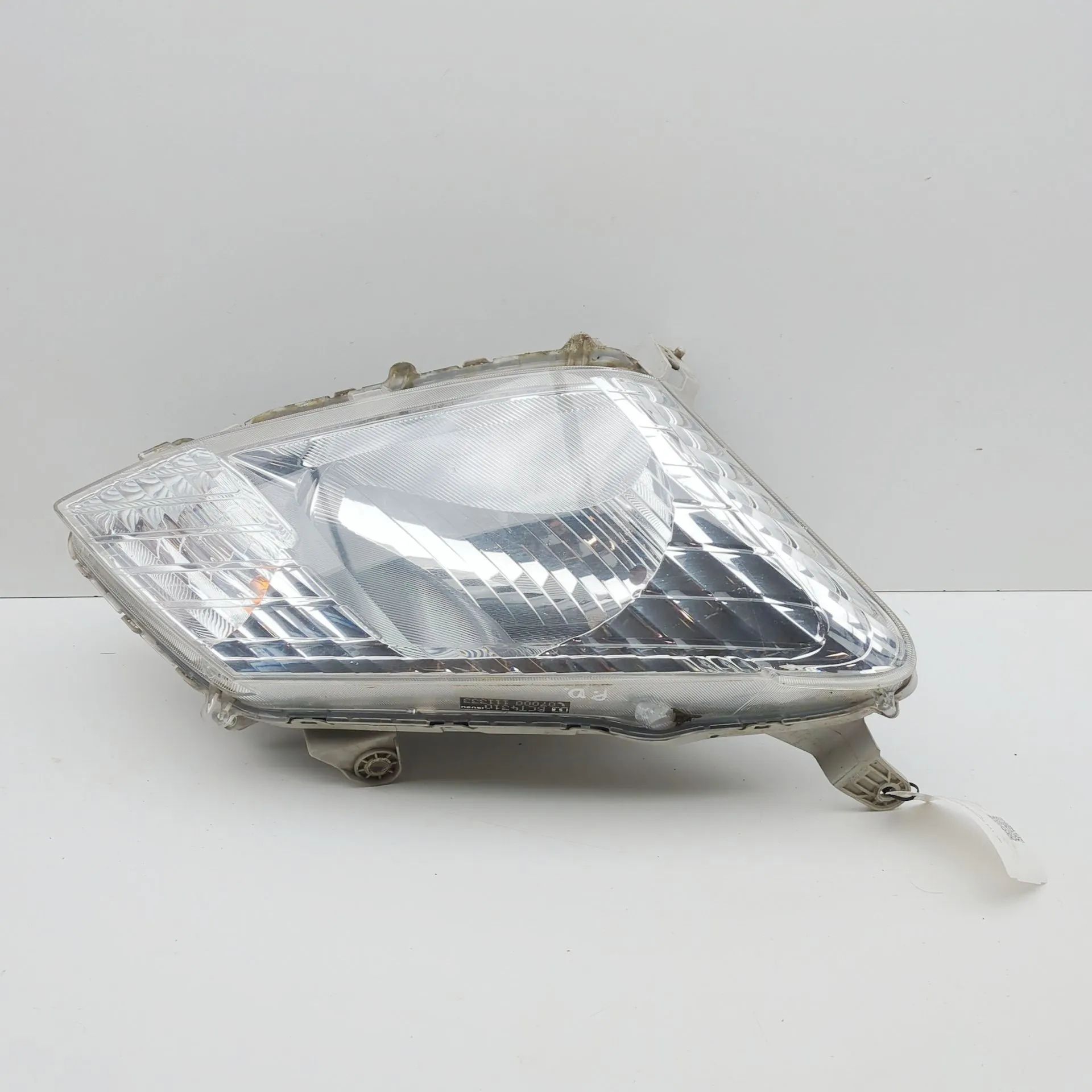 Isuzu D-Max Front Right Headlight Front Right Headlight — ISUZU D-MAX (II TFR, TF...
