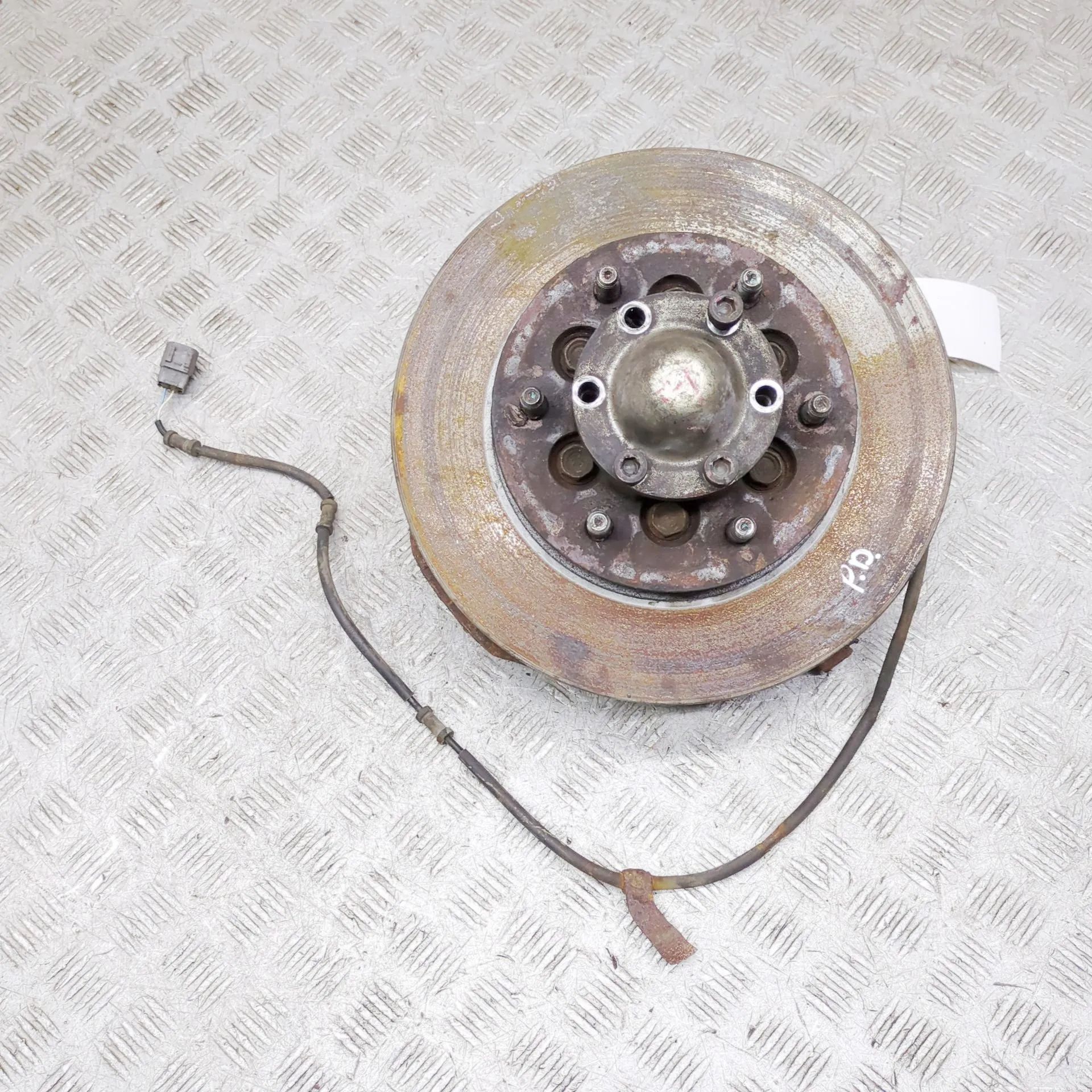 Isuzu D-Max Front Right Wheel Hub Front Right Wheel Hub — ISUZU D-MAX (II TFR, TF...