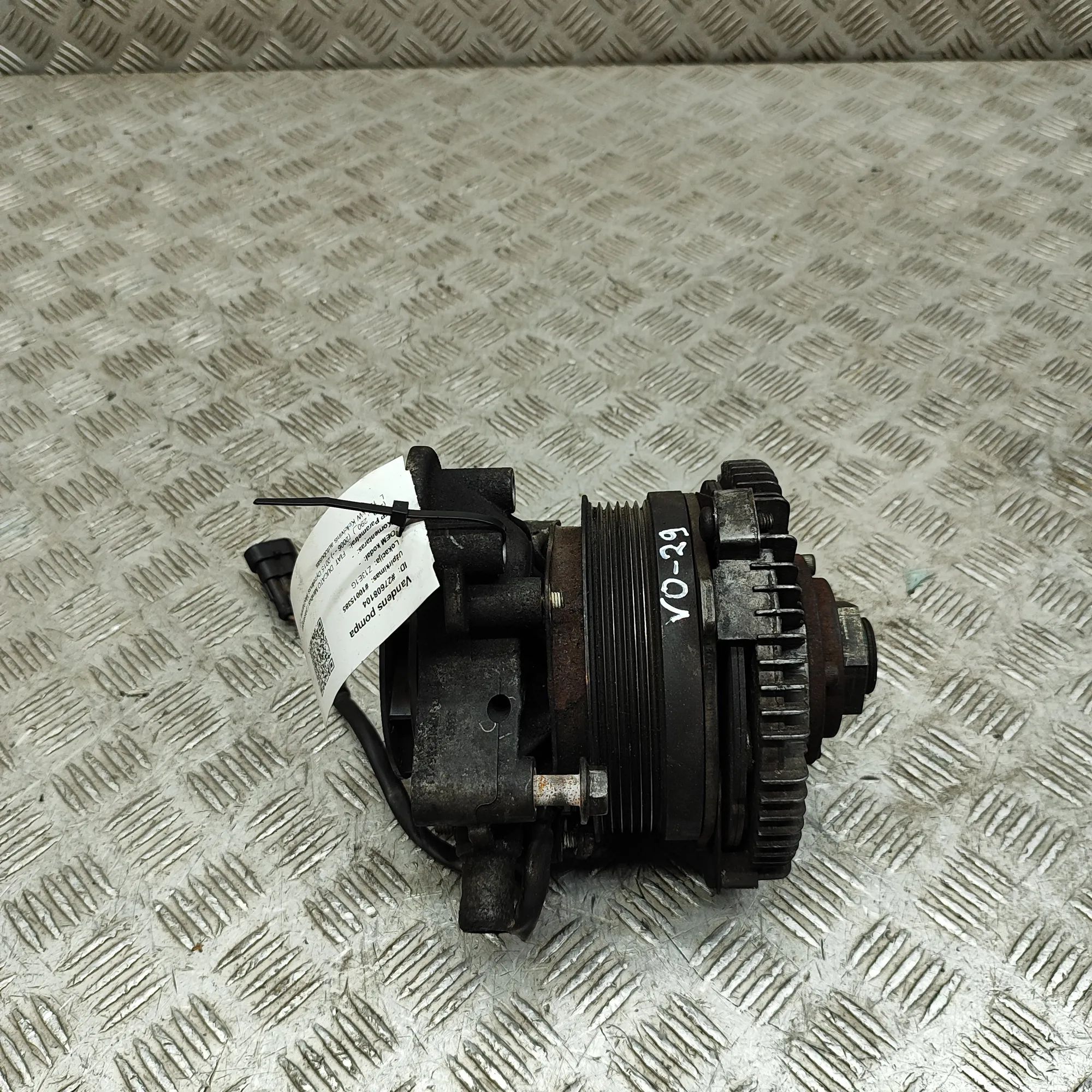 Iveco Daily водяной насос Water pump — IVECO DAILY (VI Van/Estate) (2014-...