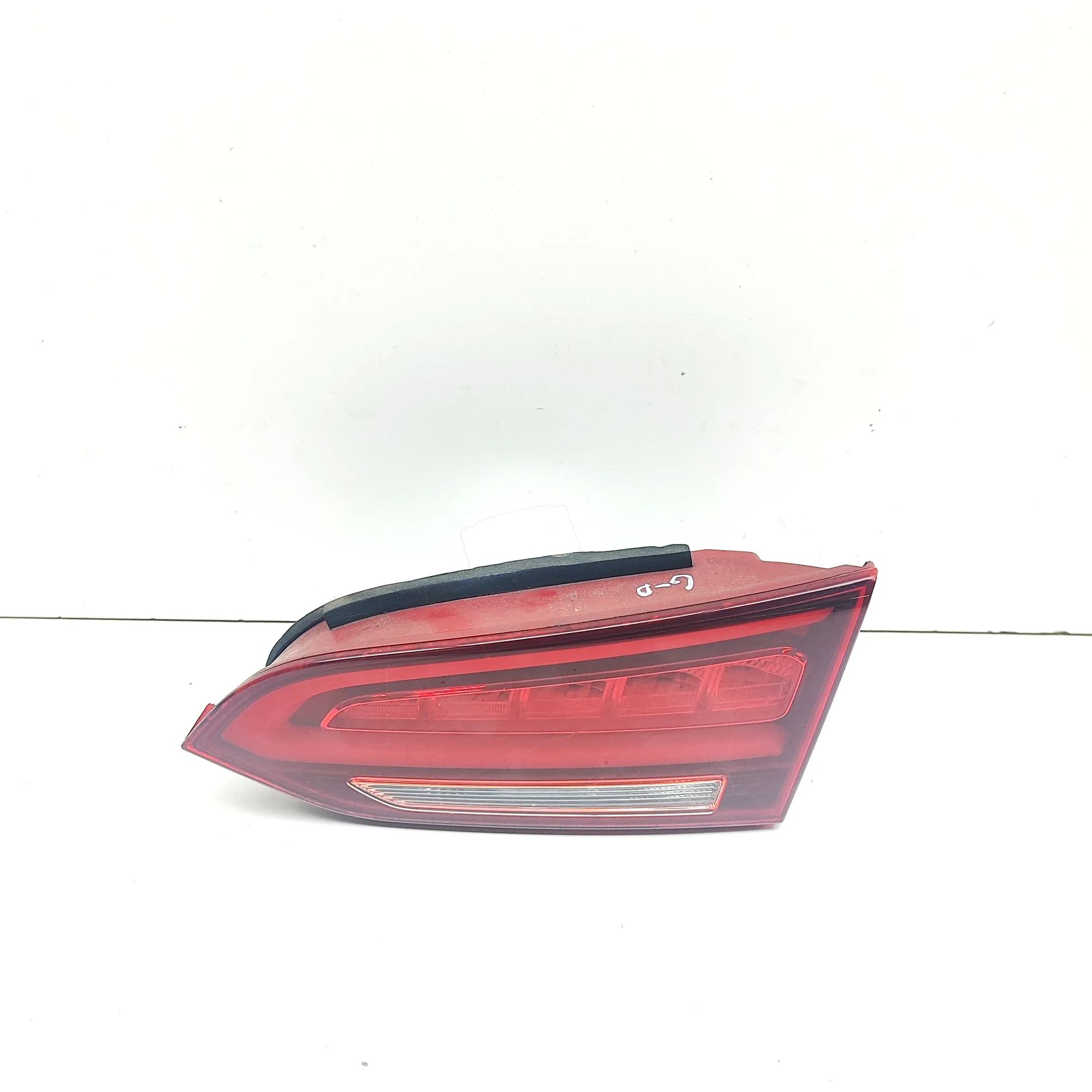 Hyundai Santa Fe Right Side Tailgate Tail Light Right Side Tailgate Tail Light — HYUNDAI SANTA ...