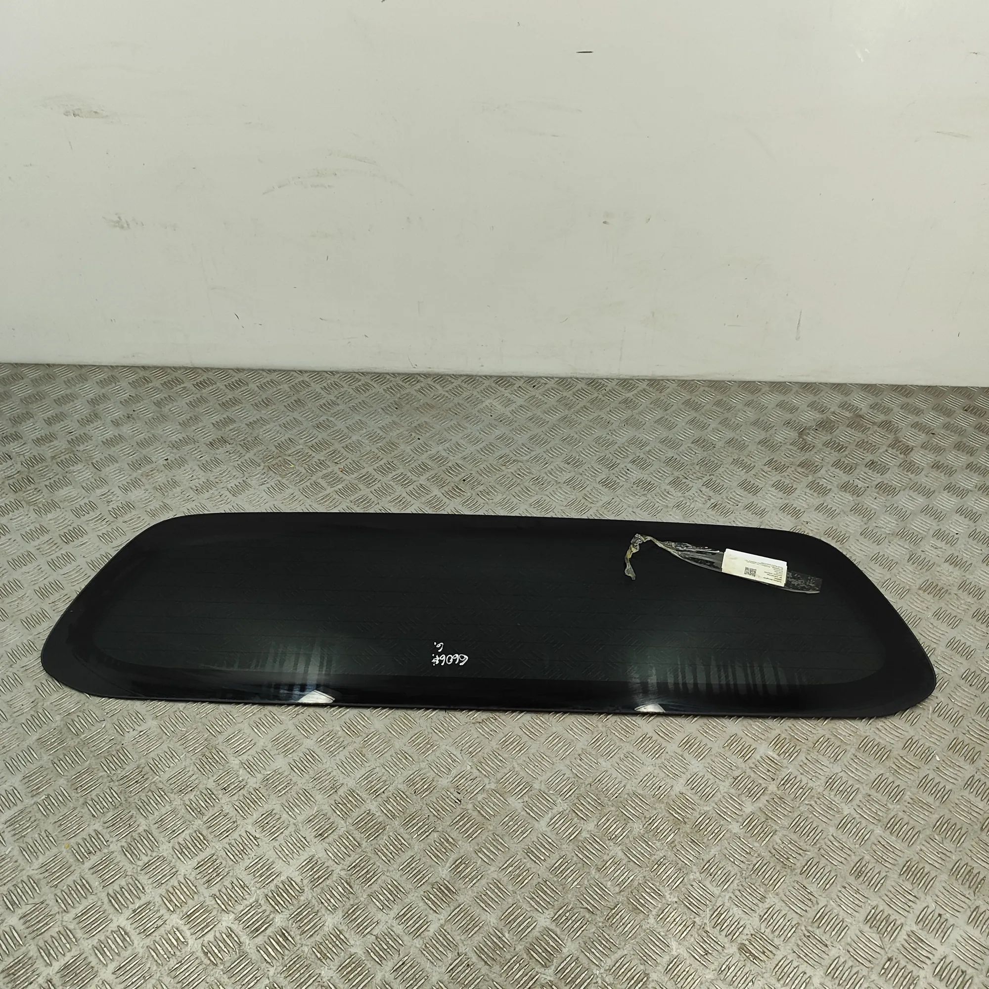 Mitsubishi L200 Tailgate Window Glass Tailgate Window Glass — MITSUBISHI L (200 / TRI...