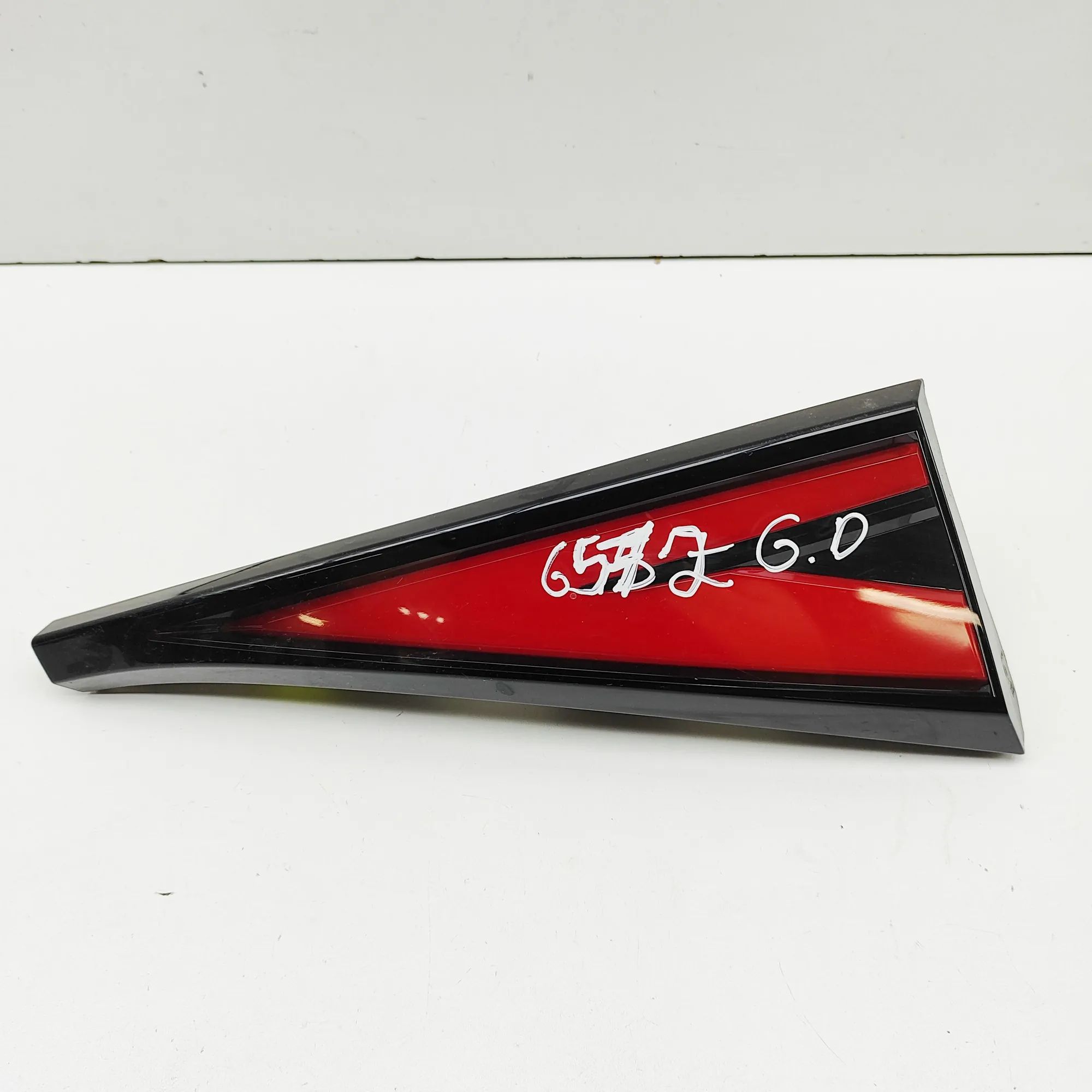 Kia Sportage Right Side Tailgate Tail Light Right Side Tailgate Tail Light — KIA SPORTAGE (...