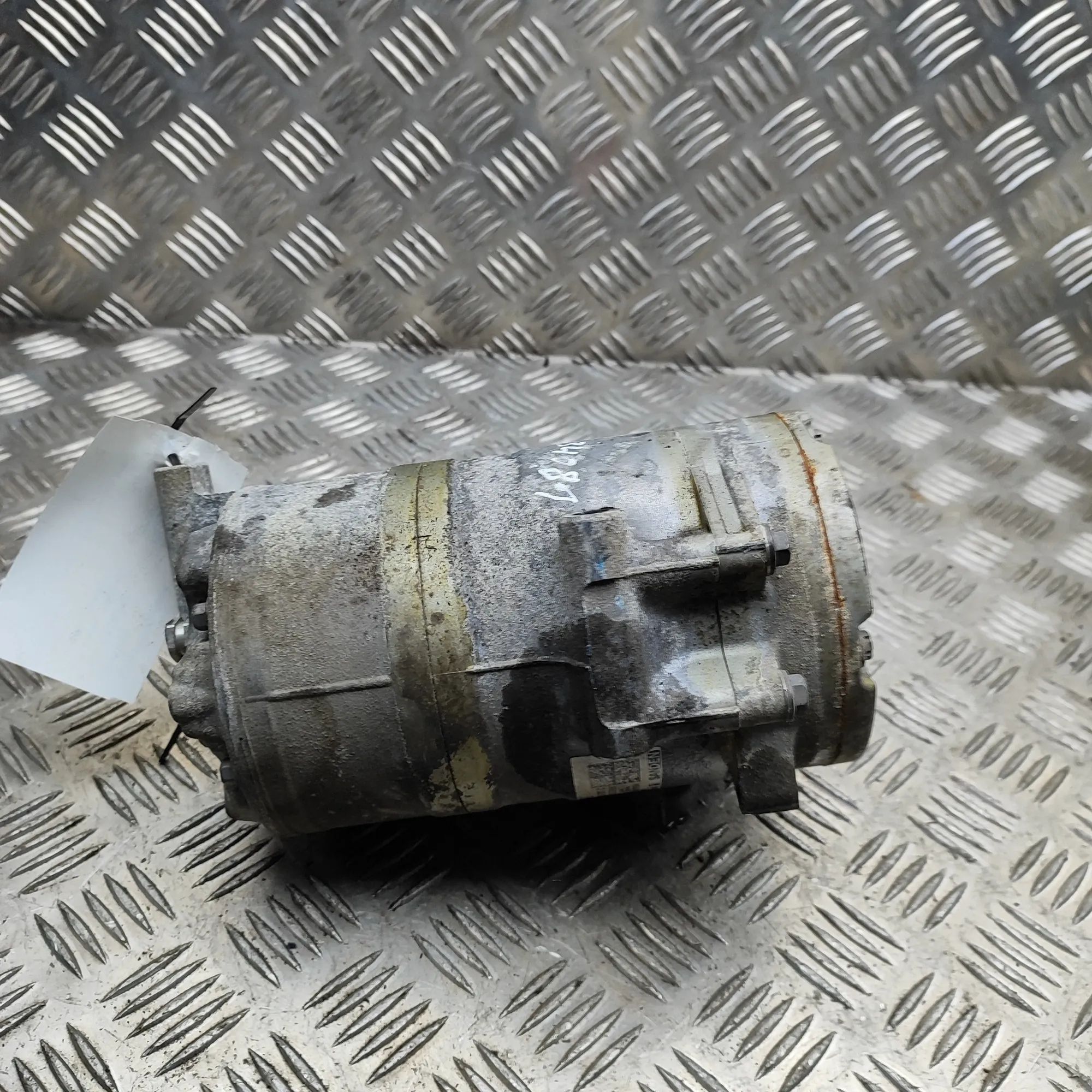 Porsche Cayenne Air-conditioning compressor Air-conditioning compressor — PORSCHE CAYENNE (...
