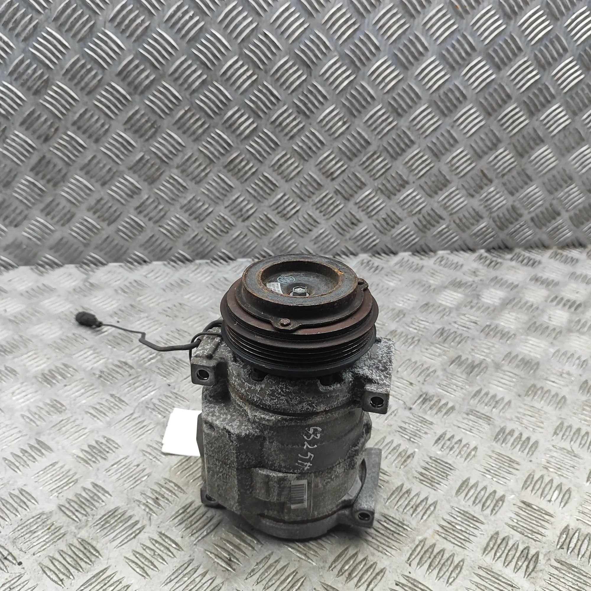 Iveco Daily Air-conditioning compressor Air-conditioning compressor — IVECO DAILY (VI F...