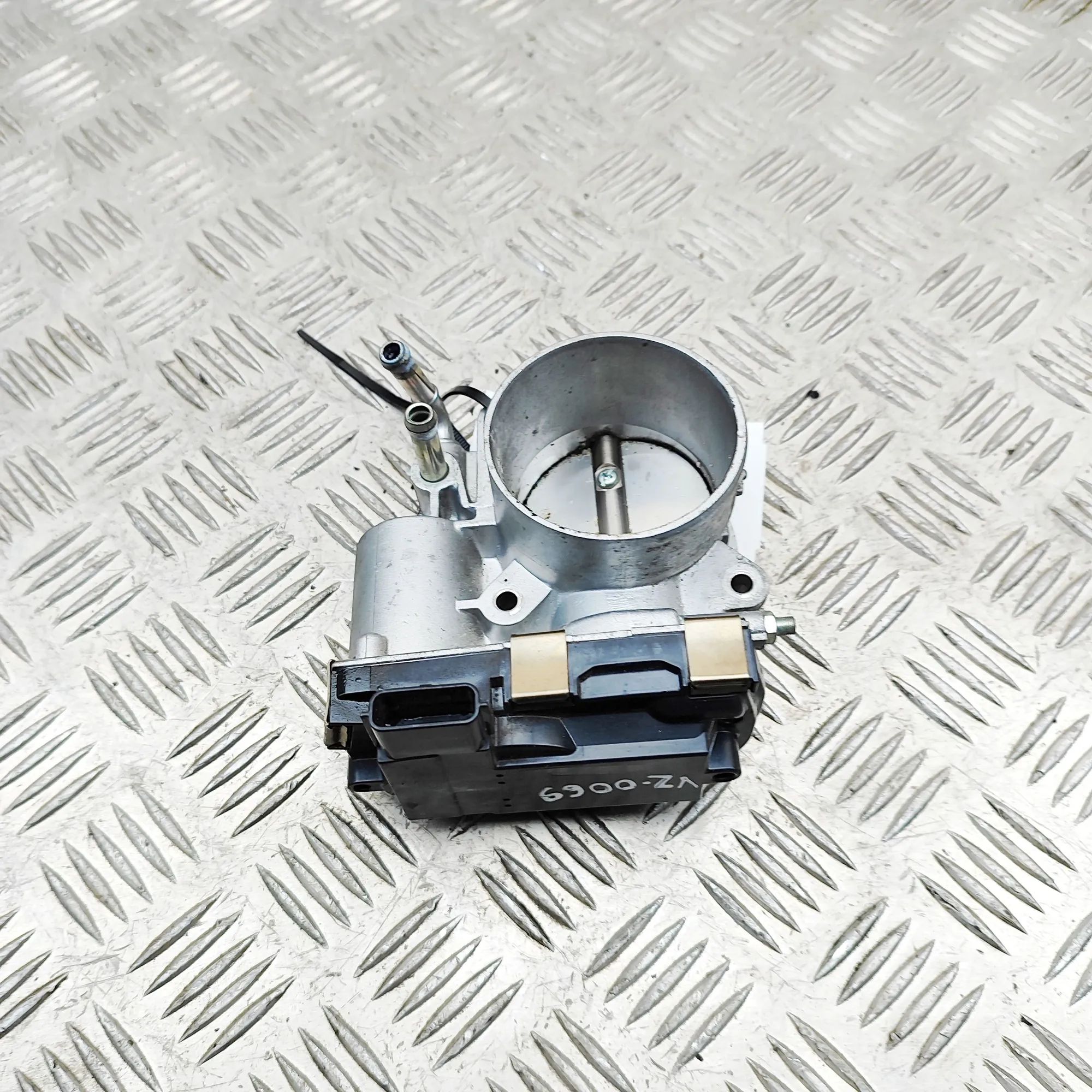 Infiniti Q50 Throttle body