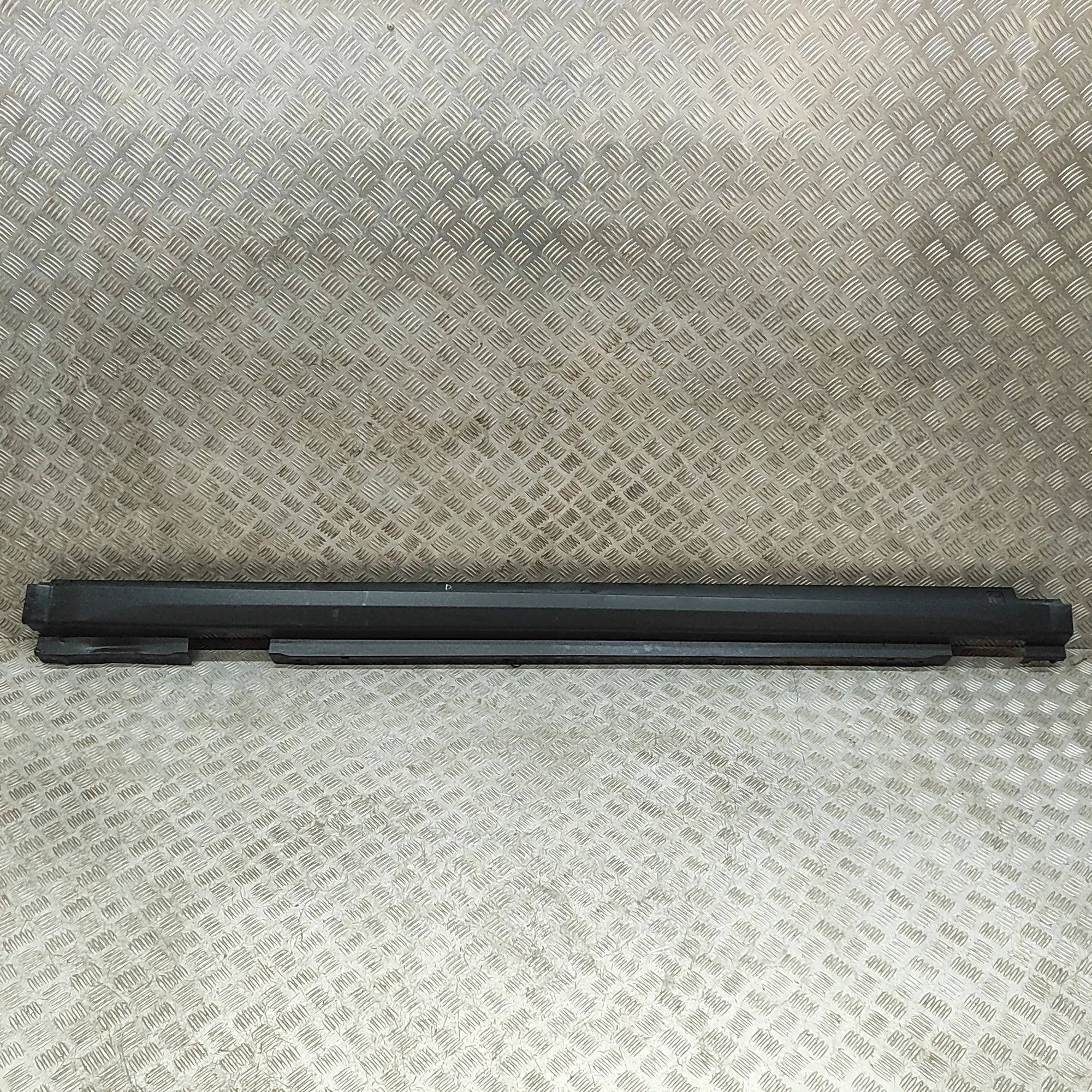 Porsche Macan (XAB) Right Side Plastic Sideskirt Cover
