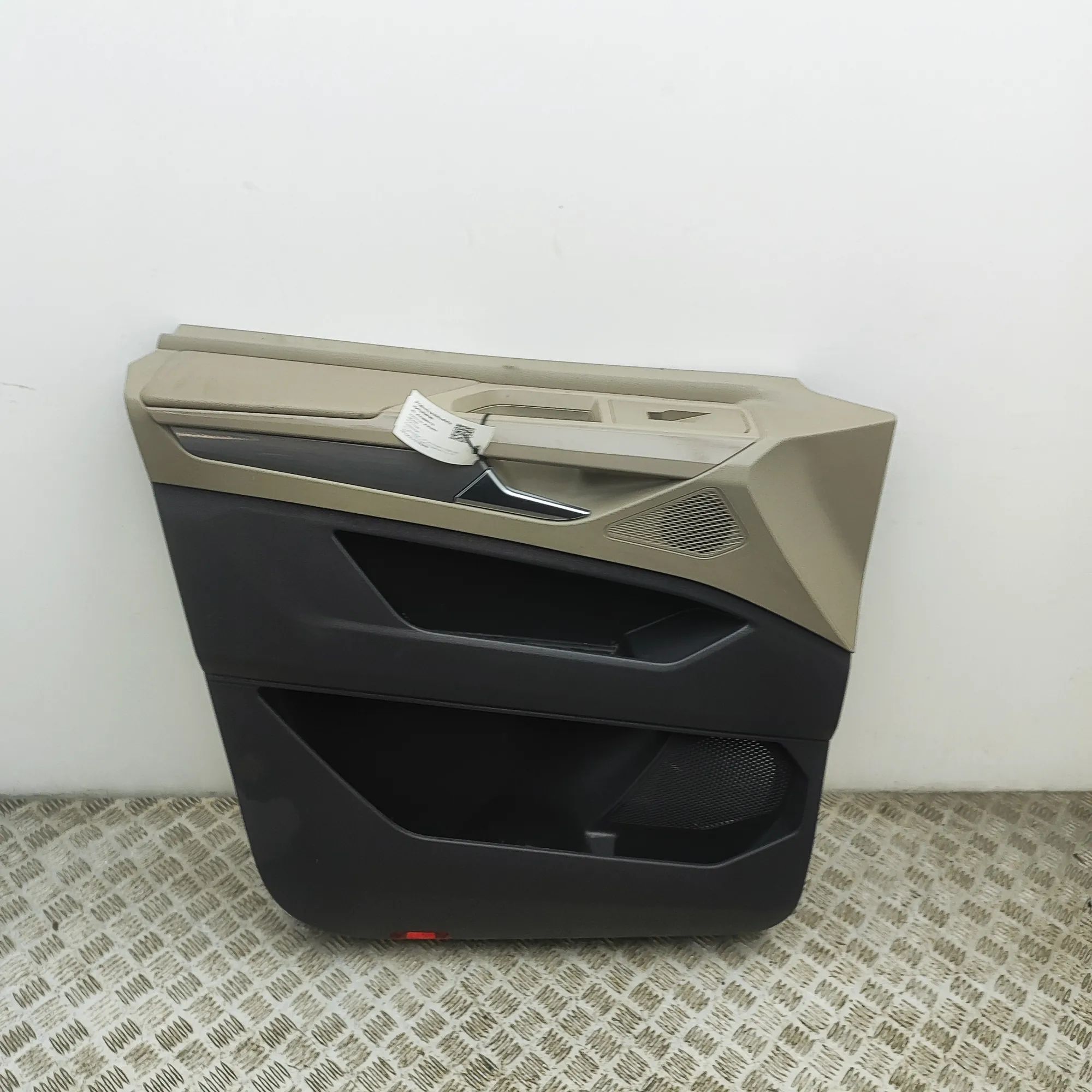 Volkswagen Multivan (T7) Front Left Door Panel