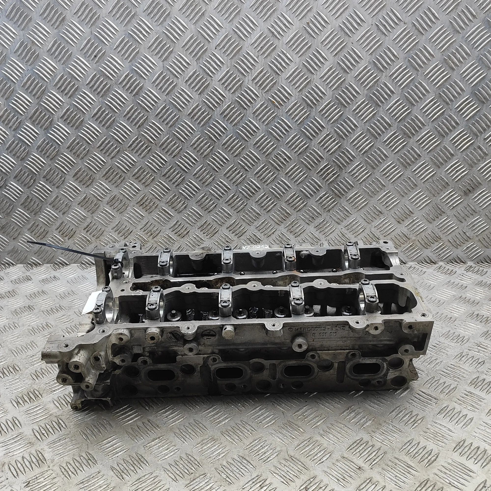 Mercedes-Benz Sprinter (W906) Engine Cylinder Head