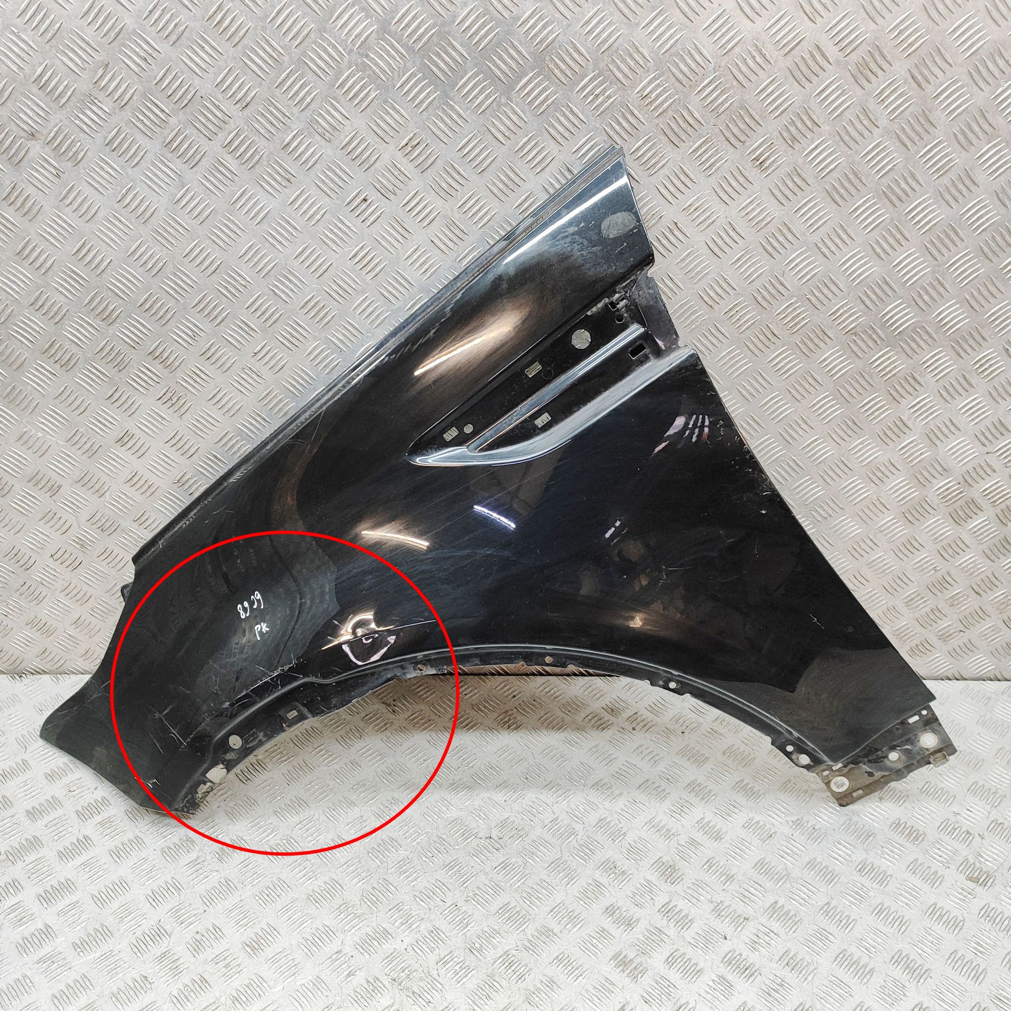 Land Rover Discovery Front Left Fender Front Left Fender — LAND ROVER DISCOVERY (V L46...