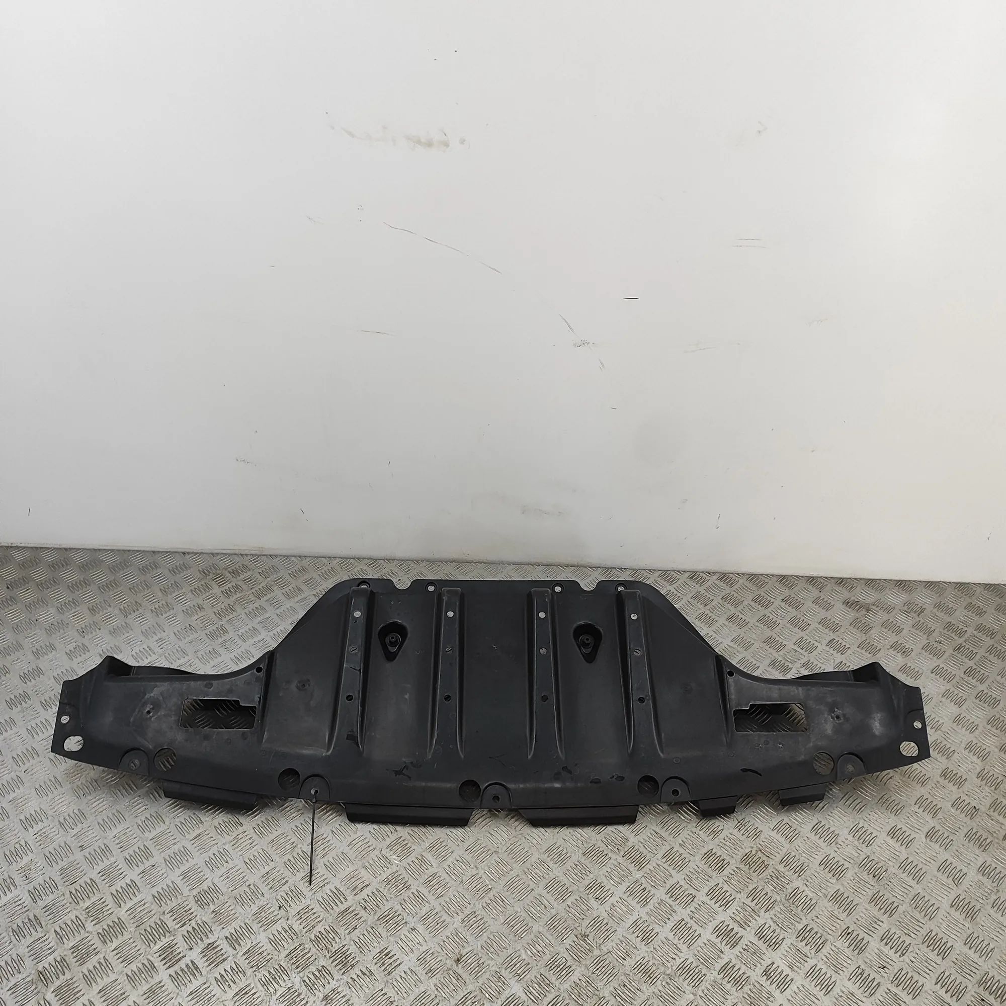 Kia Niro Rear Middle Underbody Cover Rear Middle Underbody Cover — KIA NIRO (II) (20...