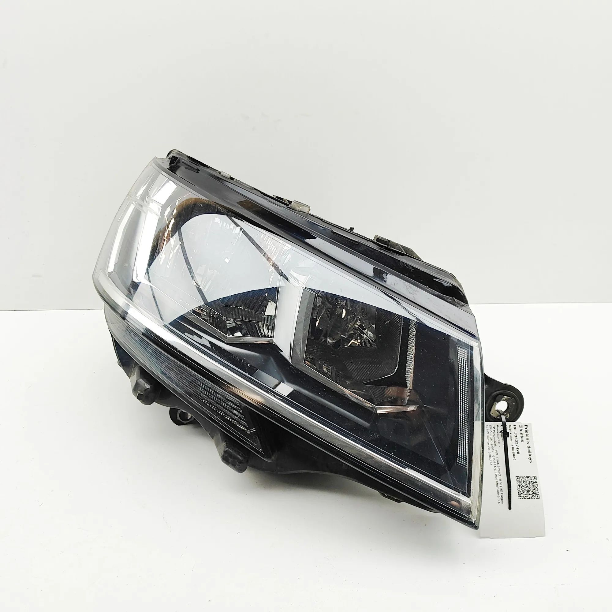 Volkswagen Transporter (T6, Caravelle, Multivan) Front Right Headlight Front Right Headlight — VW TRANSPORTER (VI T6 V...