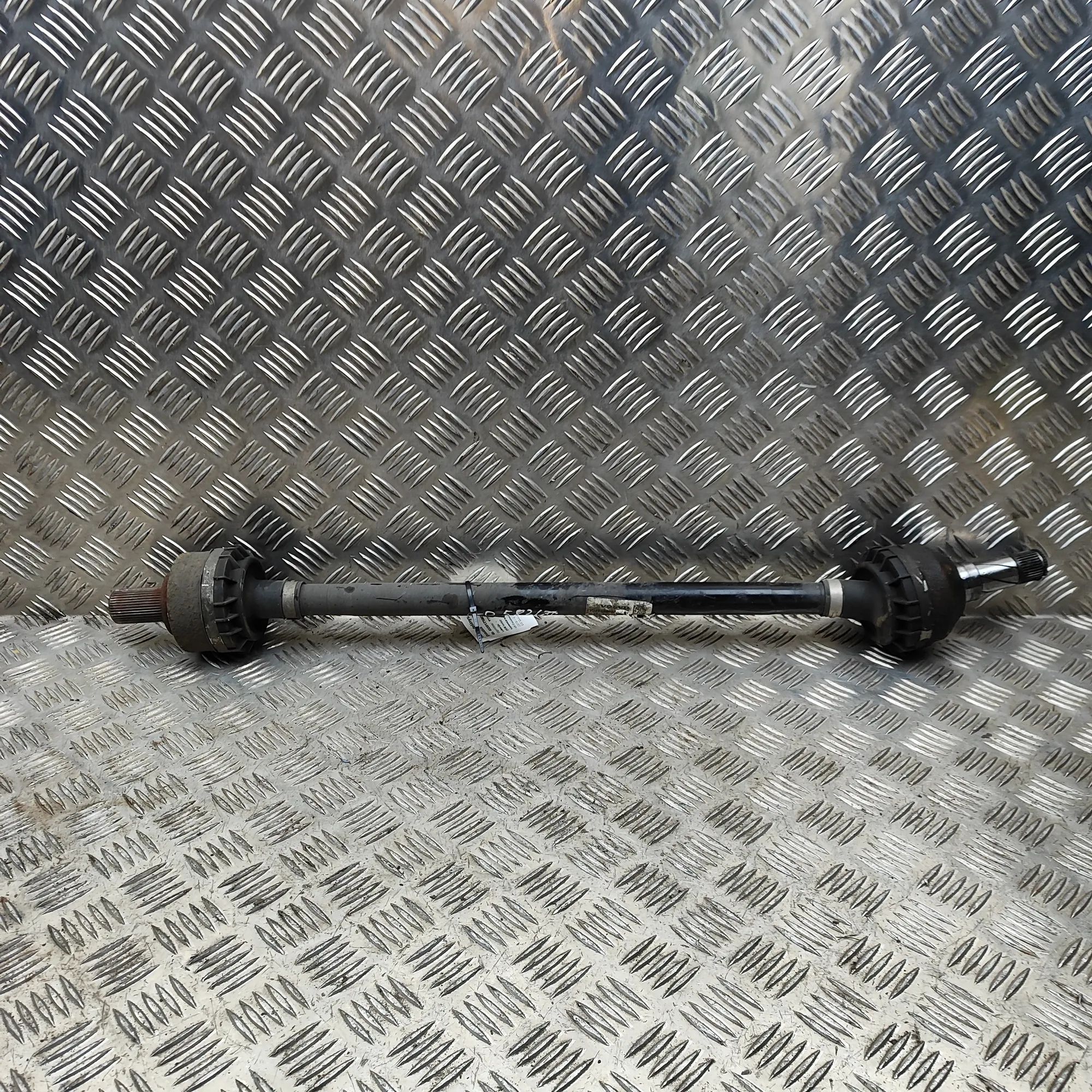 Volvo V60 Rear Right Driveshaft Rear Right Driveshaft — VOLVO V60 (II 225, 227)...