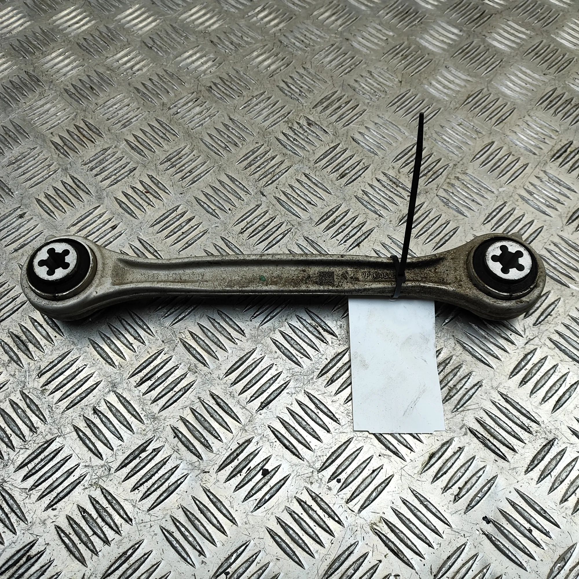 Porsche 911 (992) Control arm — rear right Control arm — rear right — PORSCHE 911 (992) (2...