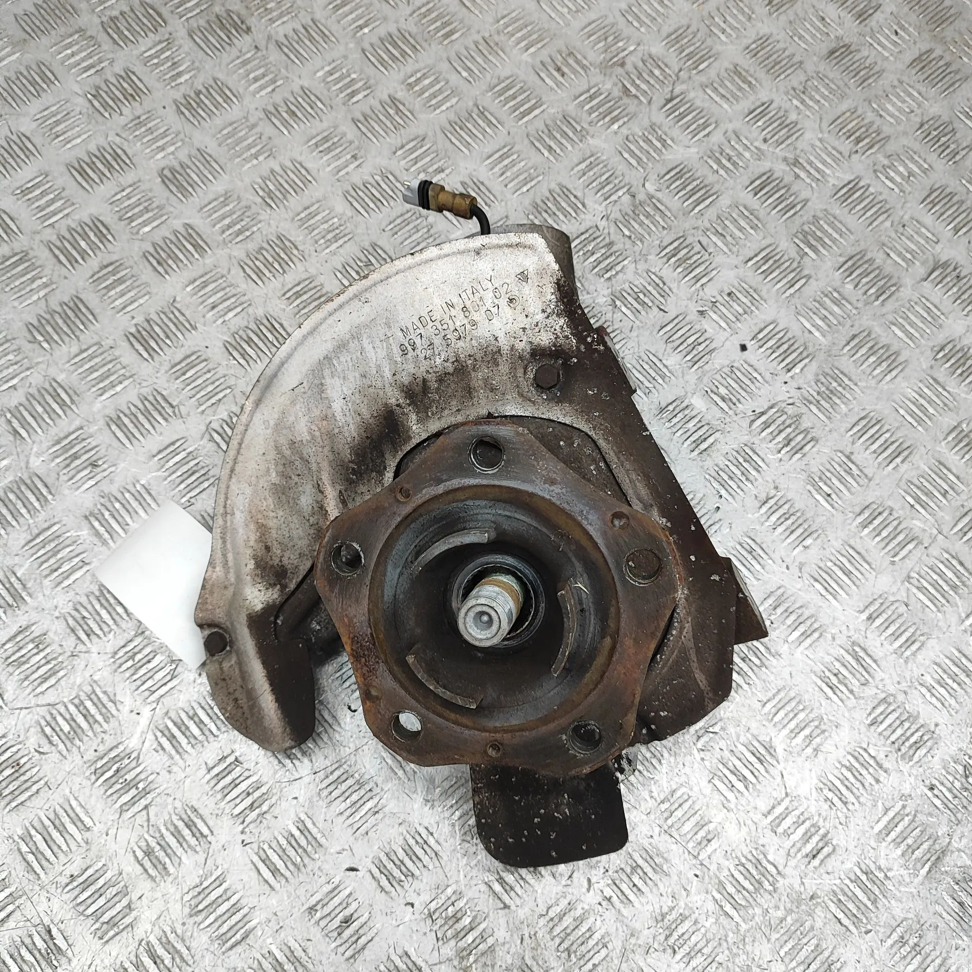Porsche Boxster (987) Front Left Wheel Hub Front Left Wheel Hub — PORSCHE BOXSTER (987) (2...