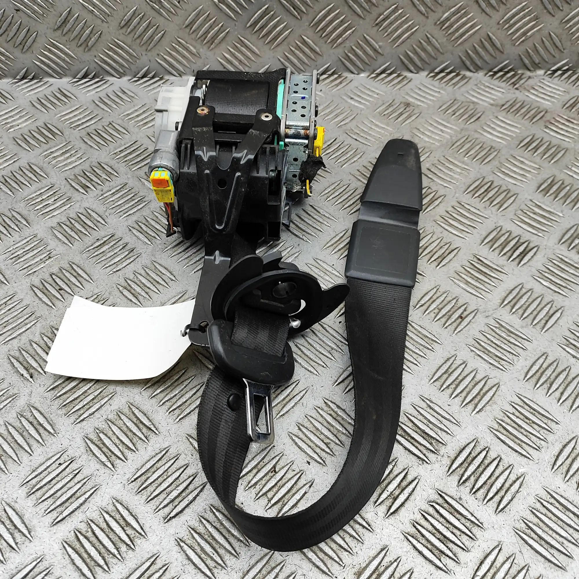 Porsche Cayenne Front Right Seatbelt Front Right Seatbelt — PORSCHE CAYENNE (92A) (2...