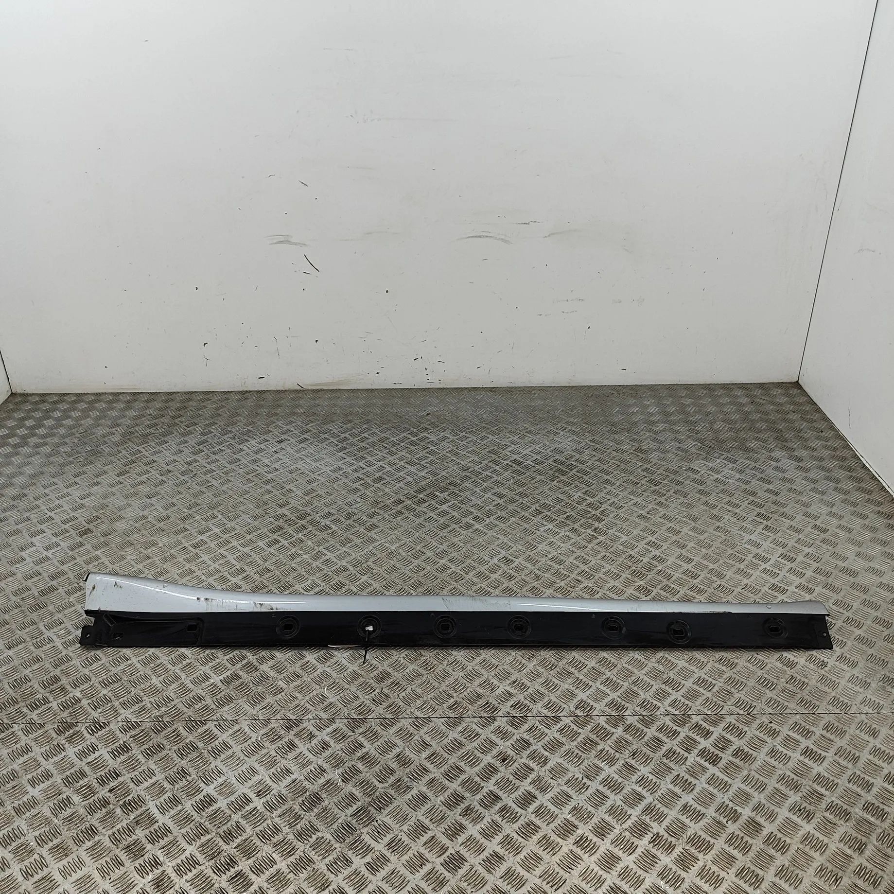 Porsche 911 (991) Right Side Plastic Sideskirt Cover Right Side Plastic Sideskirt Cover — PORSCHE 91...