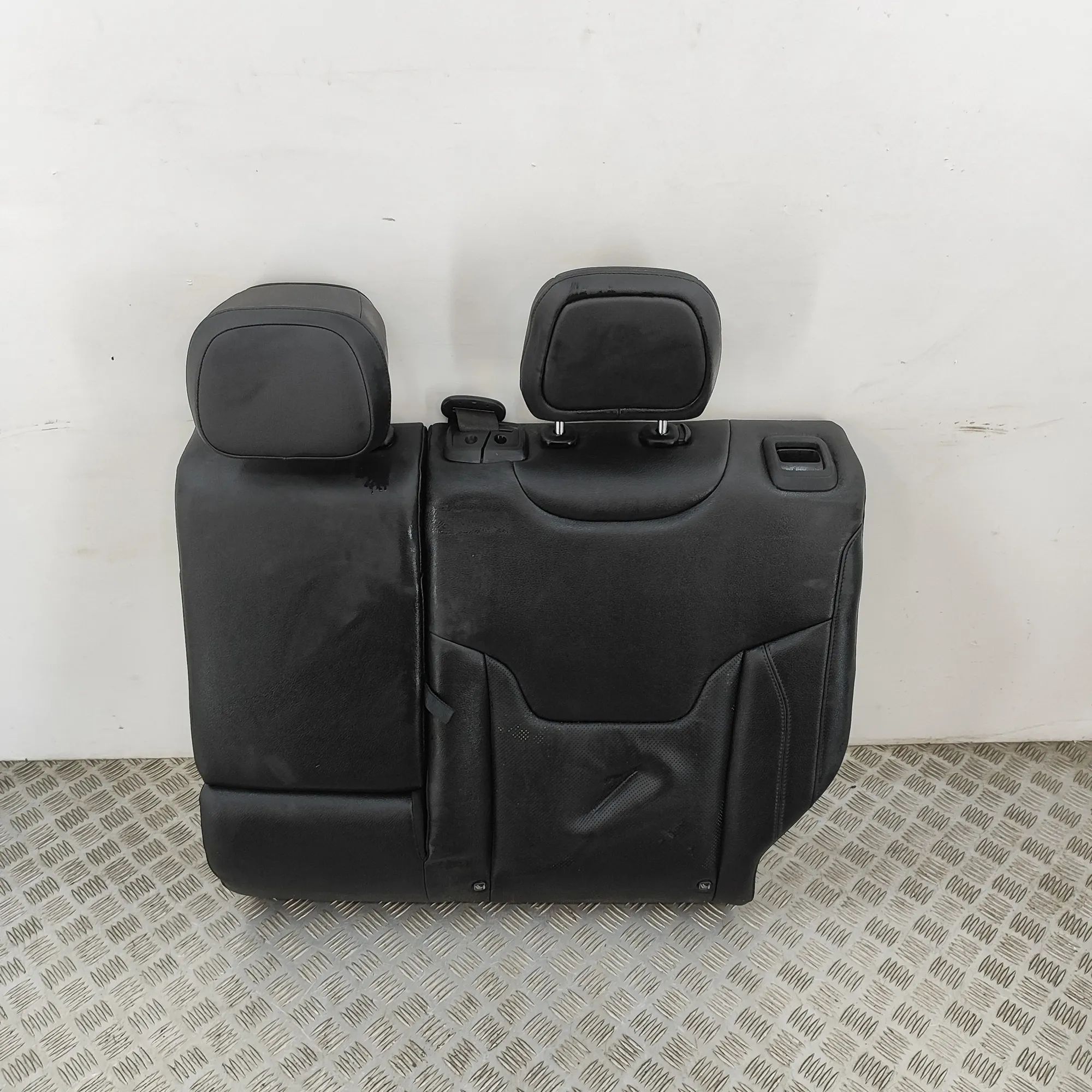 Jeep Compass Rear seat Rear seat — JEEP COMPASS (MP) (2016-...) — 5214...