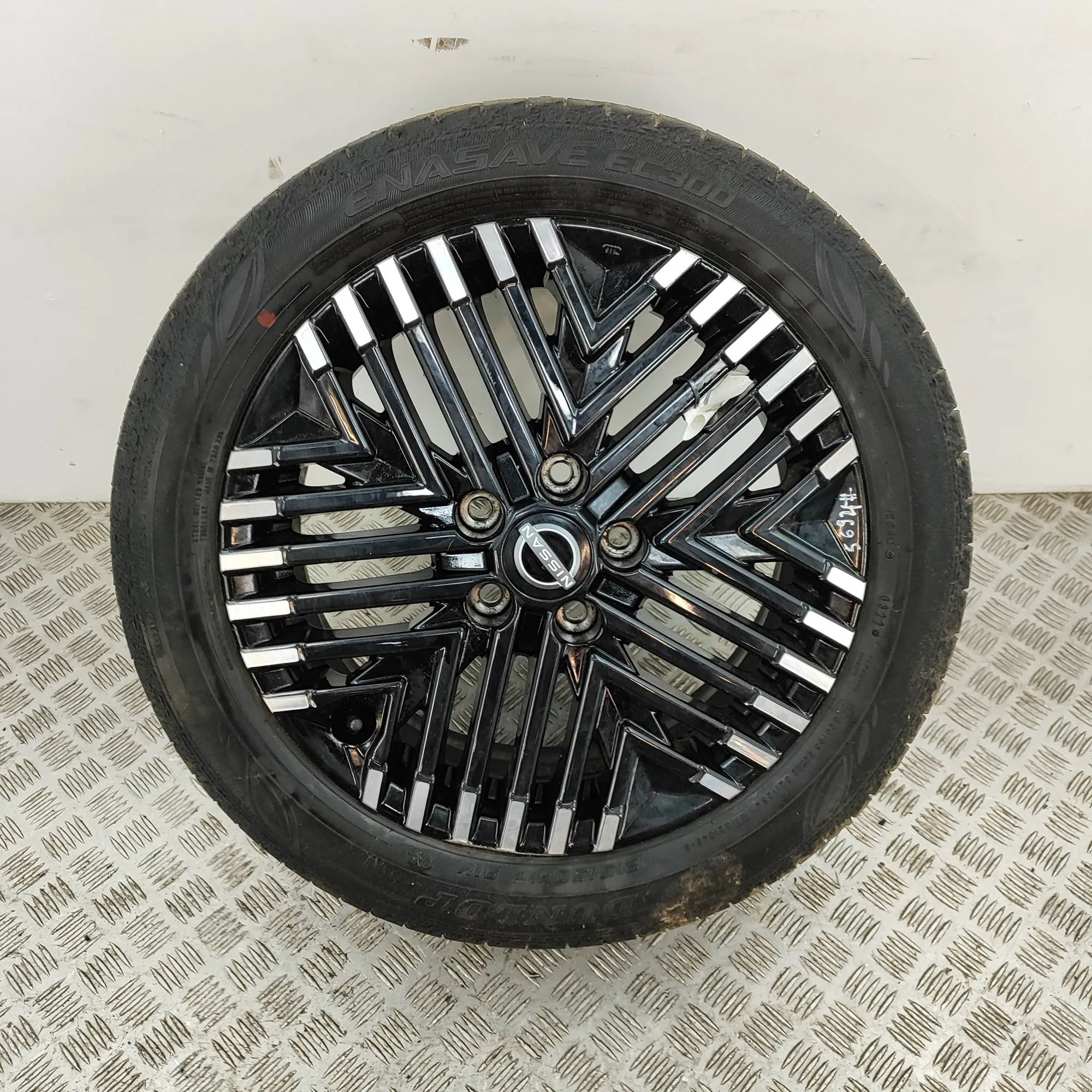 Nissan Leaf Alloy Wheel Alloy wheel — NISSAN LEAF (ZE1) (2017-...) — D0...
