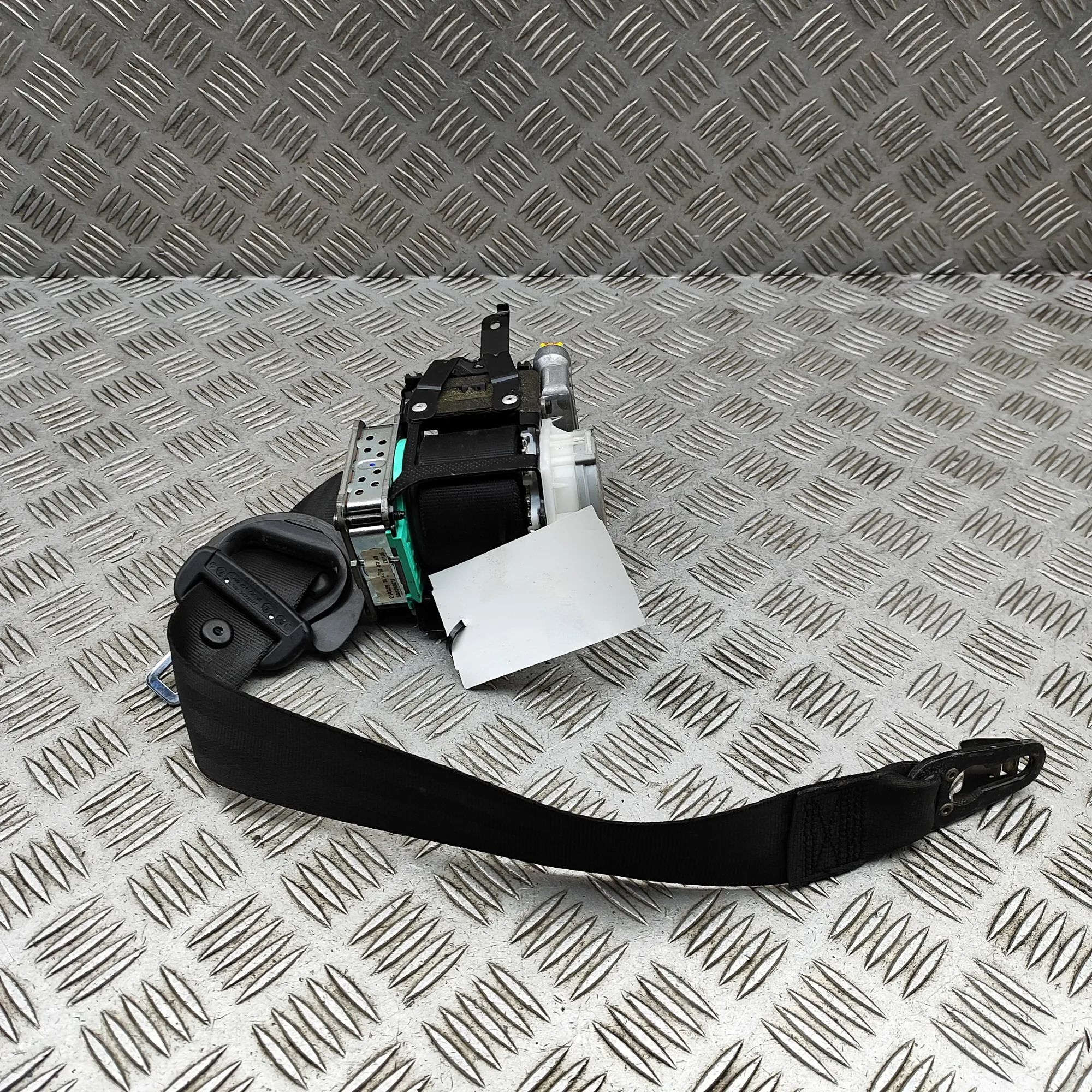Porsche Cayenne Front Left Seatbelt Front Left Seatbelt — PORSCHE CAYENNE (92A) (20...