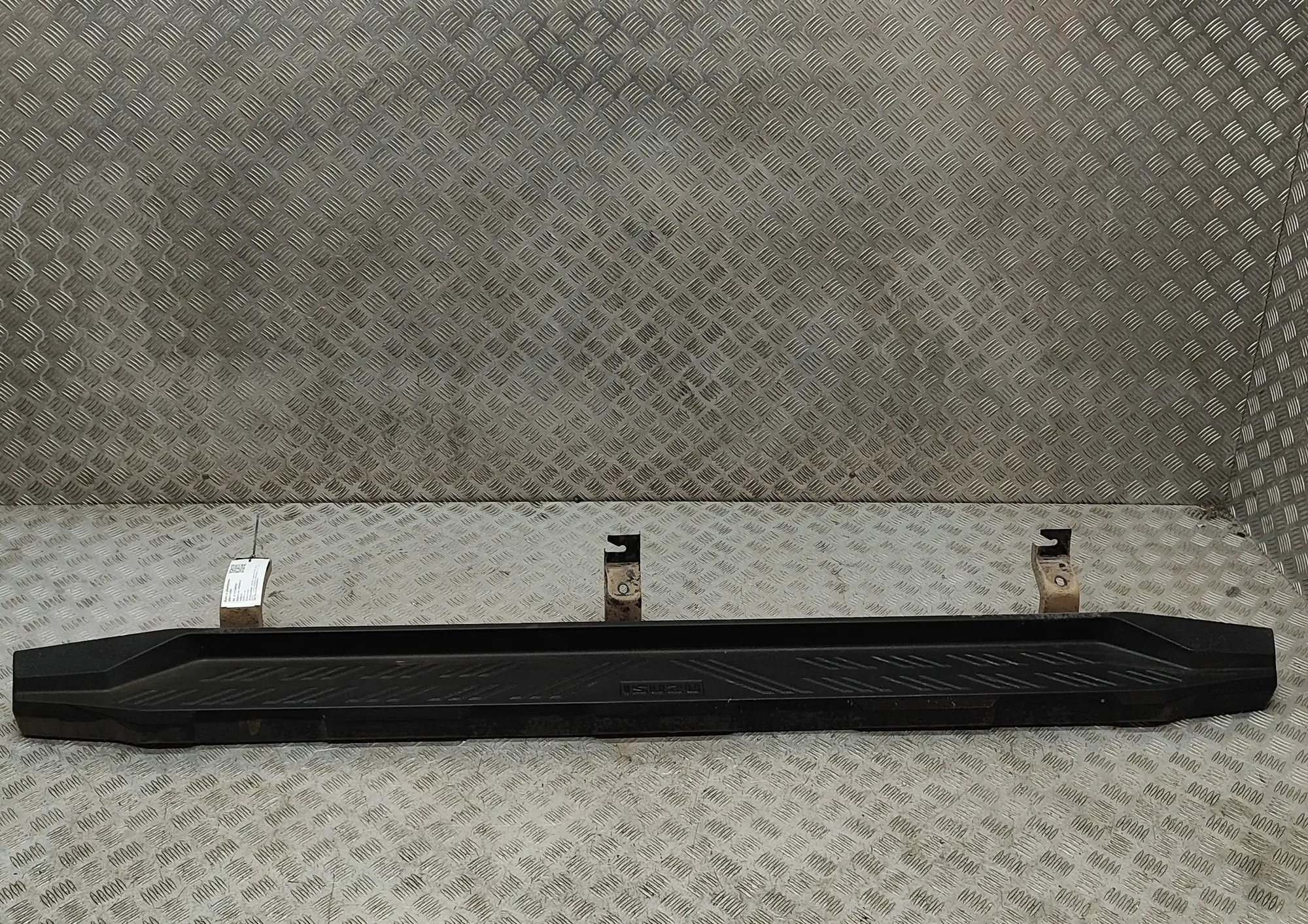 Isuzu  D-Max Left Side Plastic Sideskirt Cover Left Side Plastic Sideskirt Cover — ISUZU D-MAX...