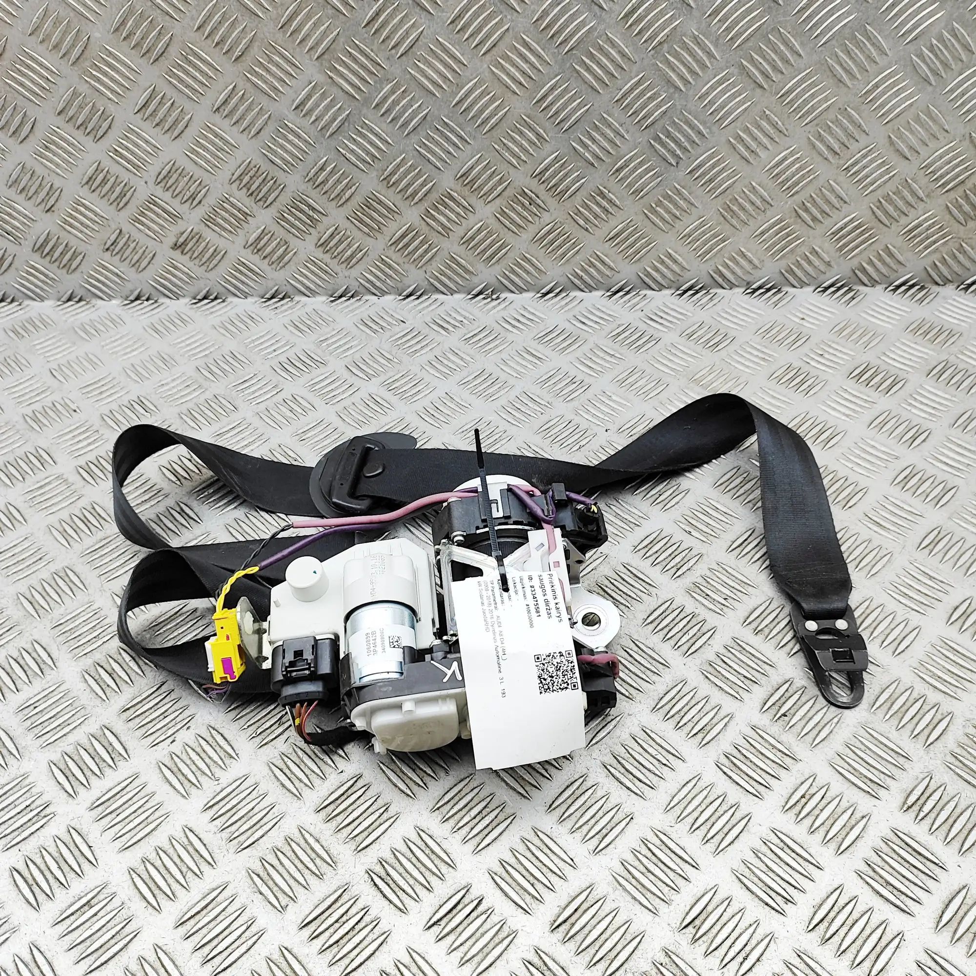 Audi A8 (D4) Front Left Seatbelt Front Left Seatbelt — AUDI A8 (D4 4H_) (2009-20...