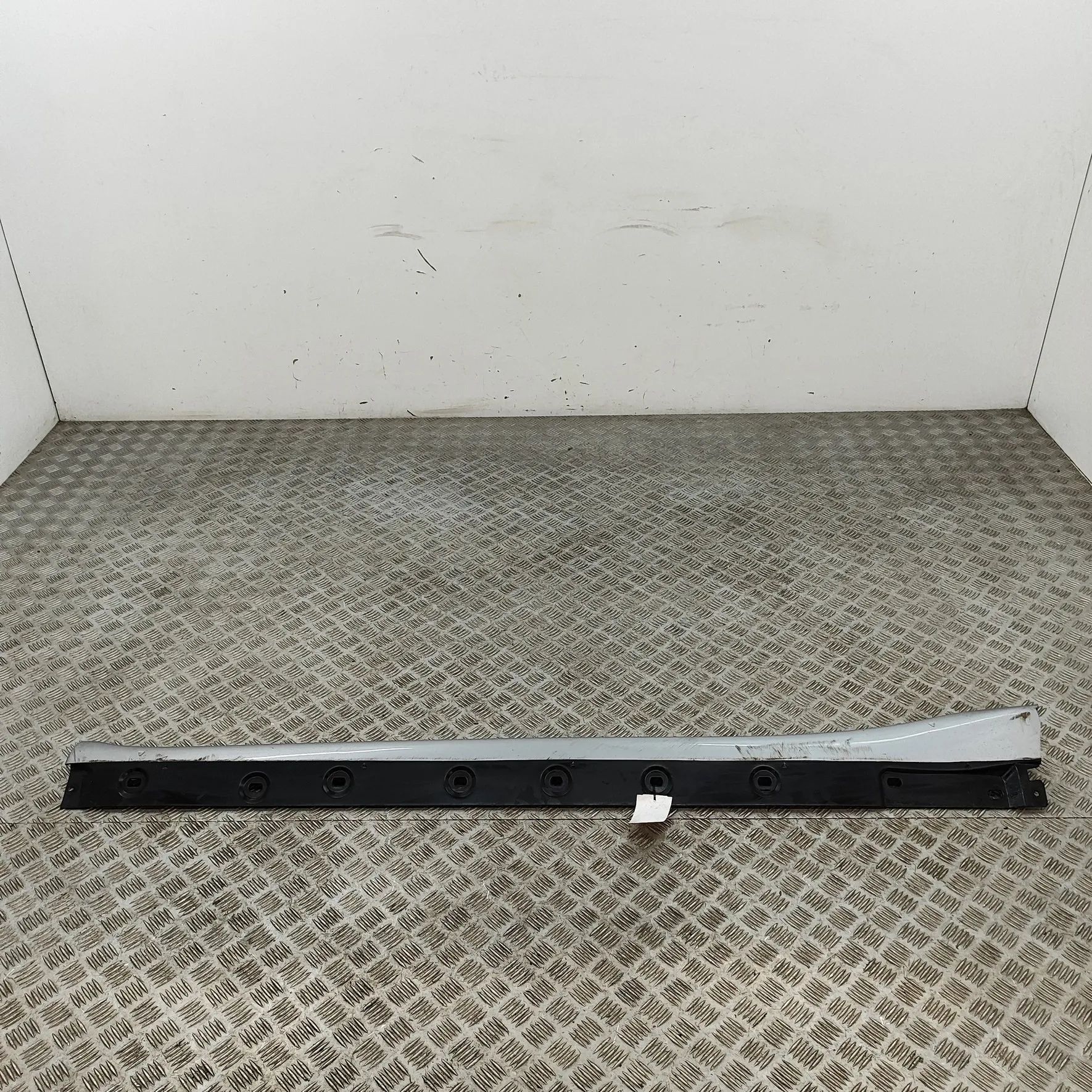 Porsche 911 (991) Left Side Plastic Sideskirt Cover Left Side Plastic Sideskirt Cover — PORSCHE 911...