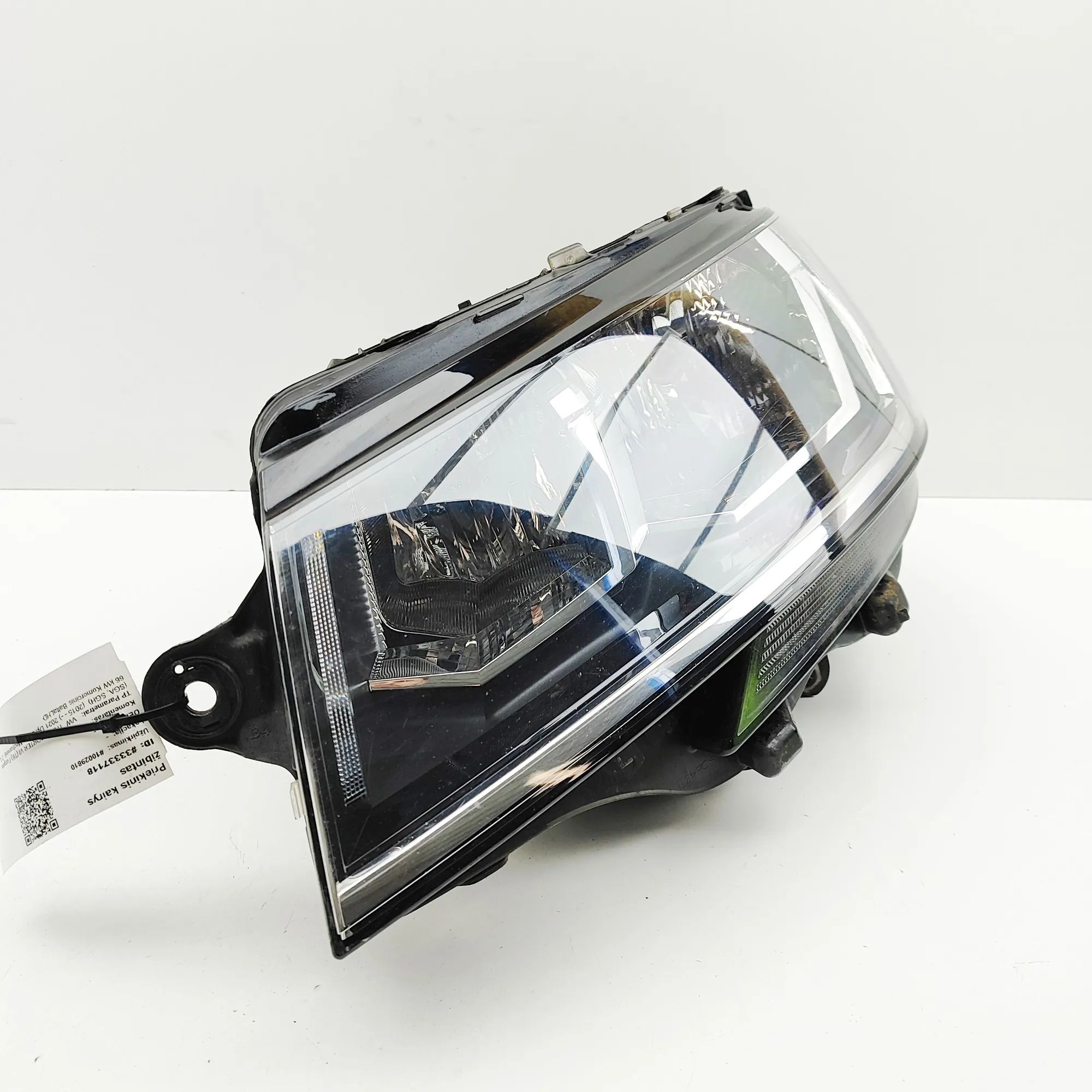Volkswagen Transporter (T6, Caravelle, Multivan) Front Left Headlight Front Left Headlight — VW TRANSPORTER (VI T6 Va...