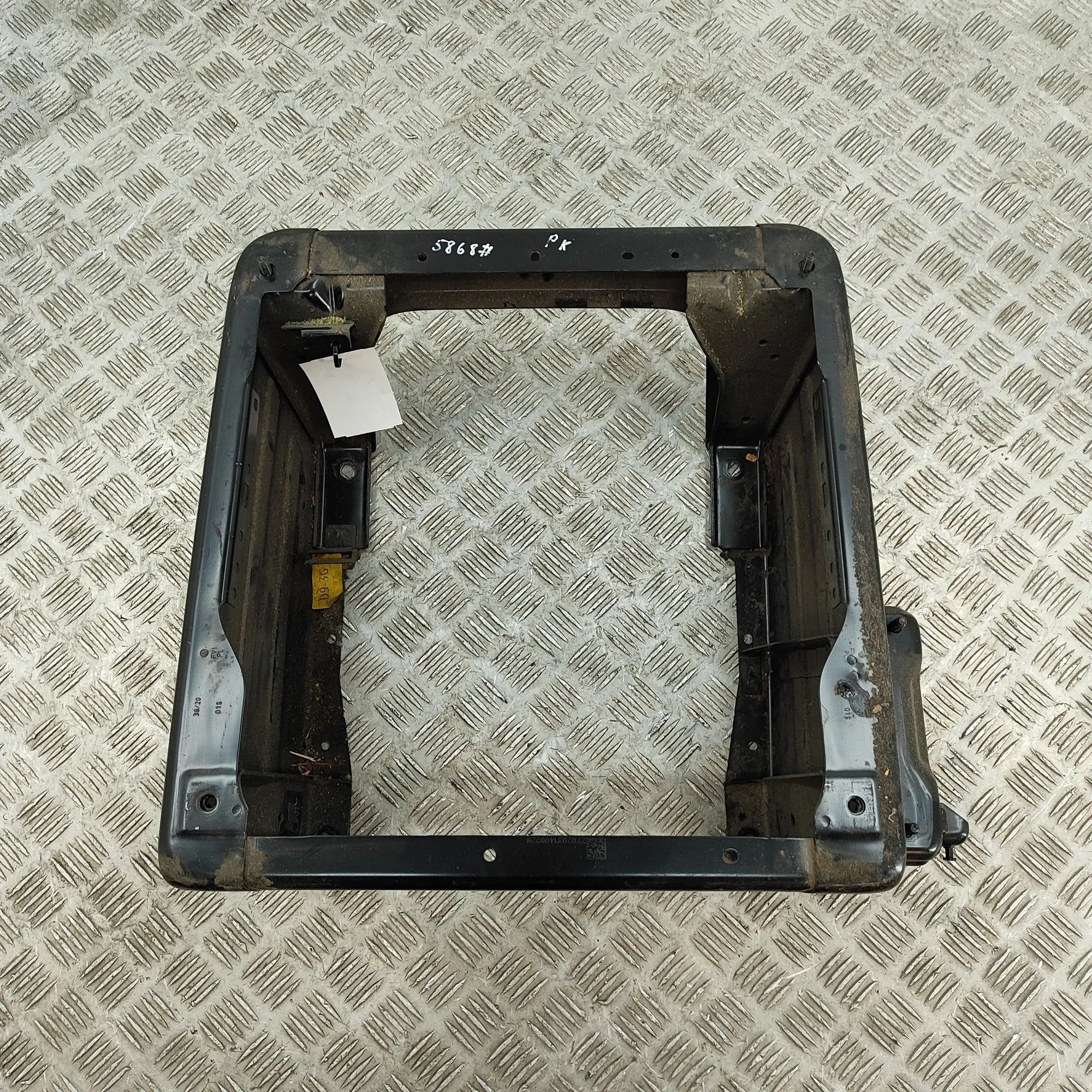 Volkswagen Transporter (T6, Caravelle, Multivan) Bracket Bracket — VW TRANSPORTER (VI T6 Van SGA, SGH) (...