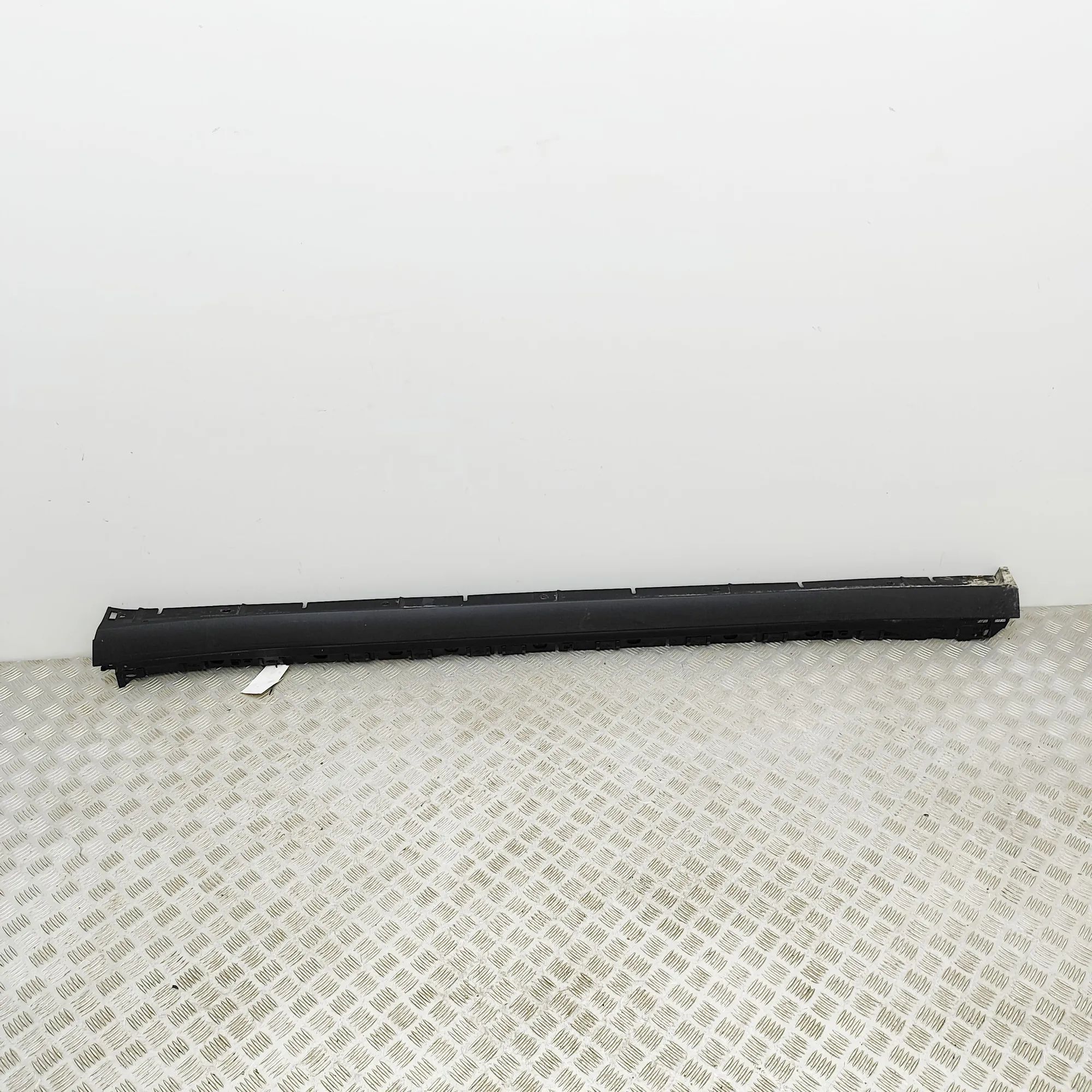 Porsche Cayenne Left Side Plastic Sideskirt Cover Left Side Plastic Sideskirt Cover — PORSCHE CAY...