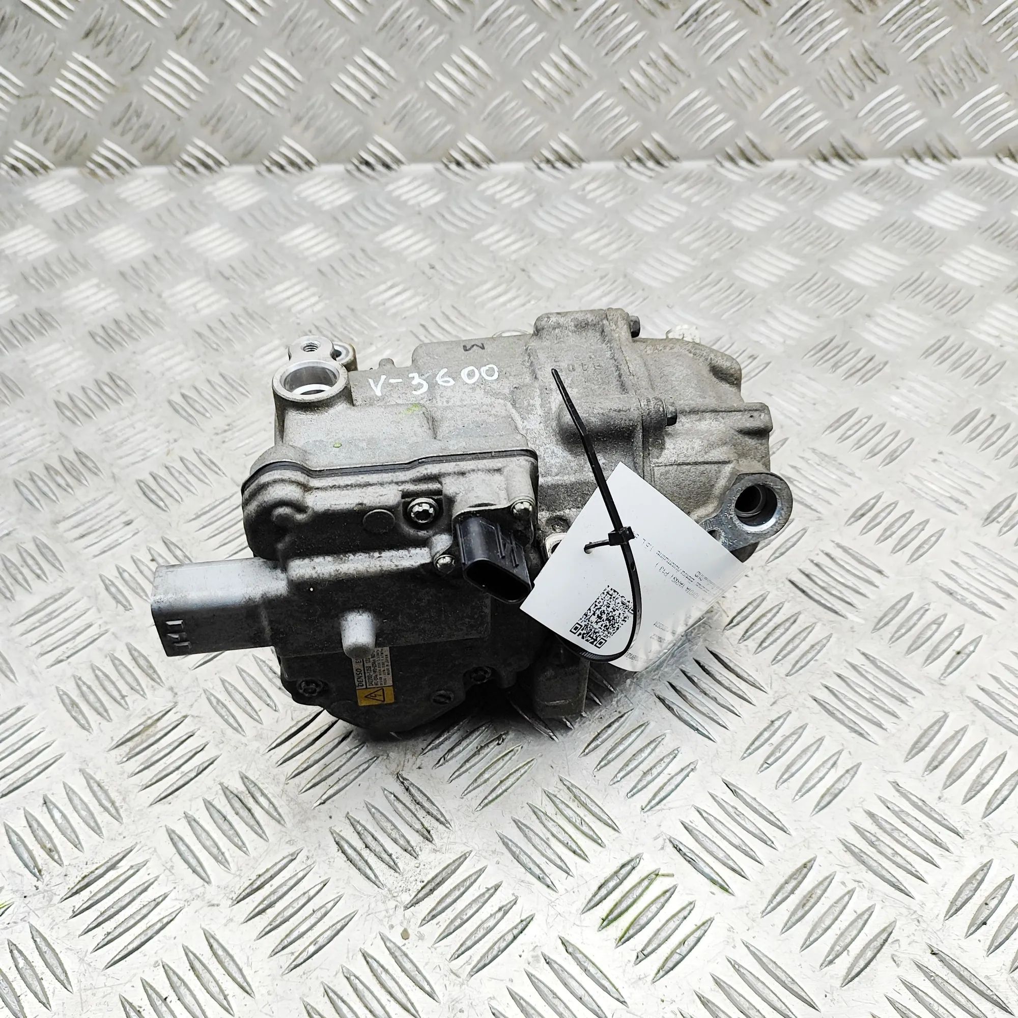 Toyota Yaris Air-conditioning compressor